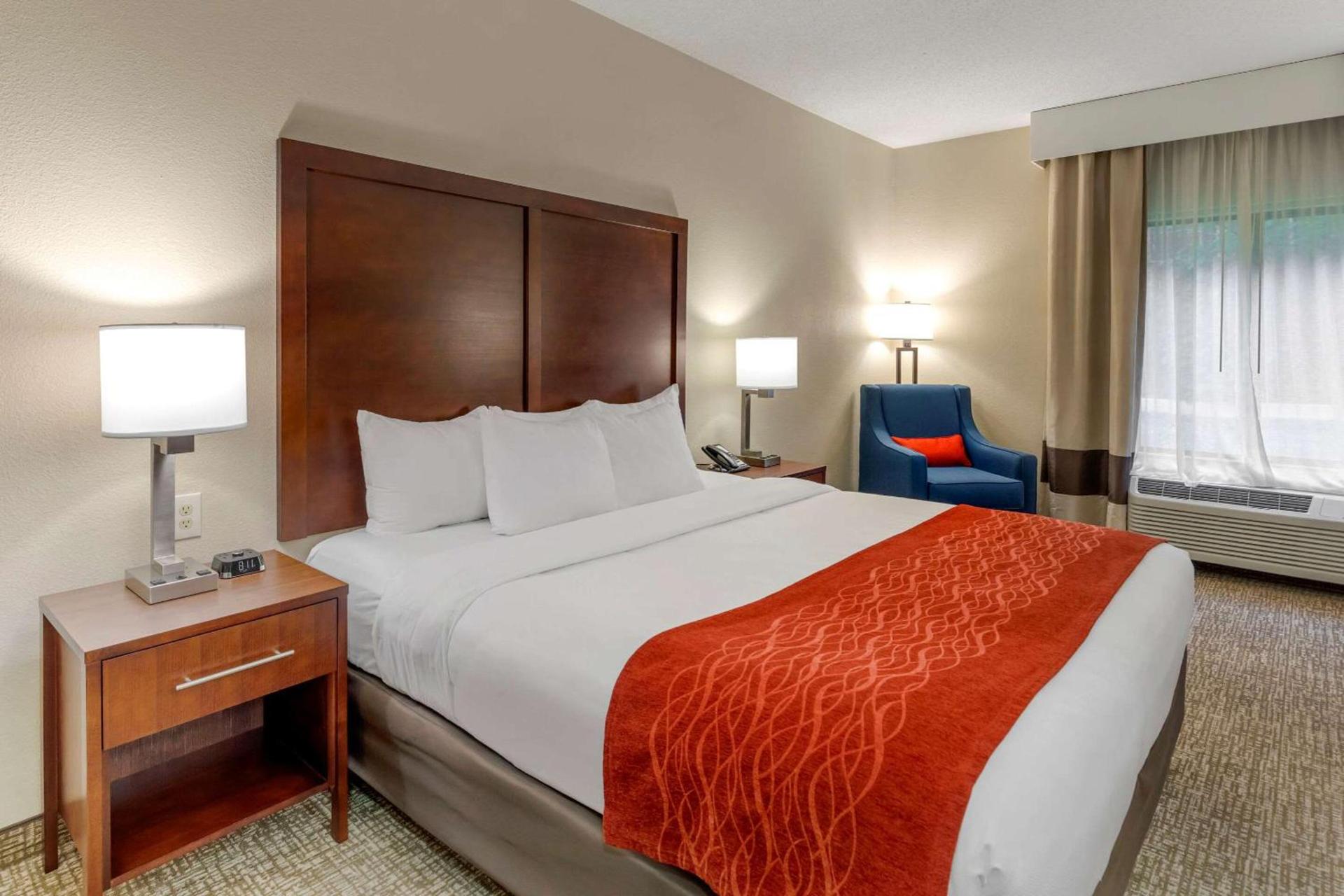 Comfort Inn & Suites Canton Riverstone Area photo 9