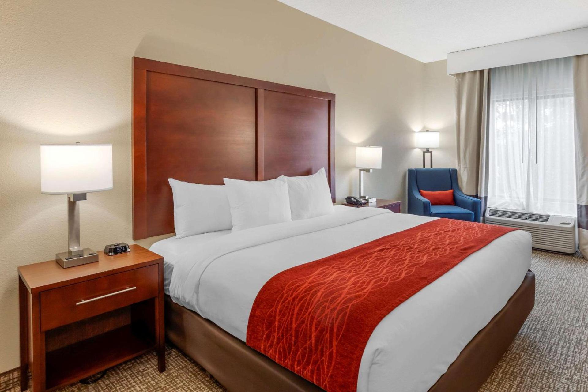 Comfort Inn & Suites Canton Riverstone Area photo 19
