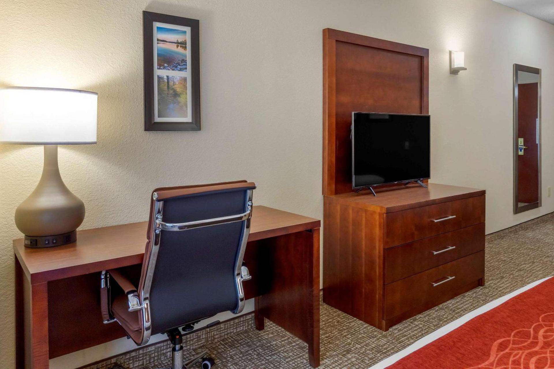 Comfort Inn & Suites Canton Riverstone Area photo 26