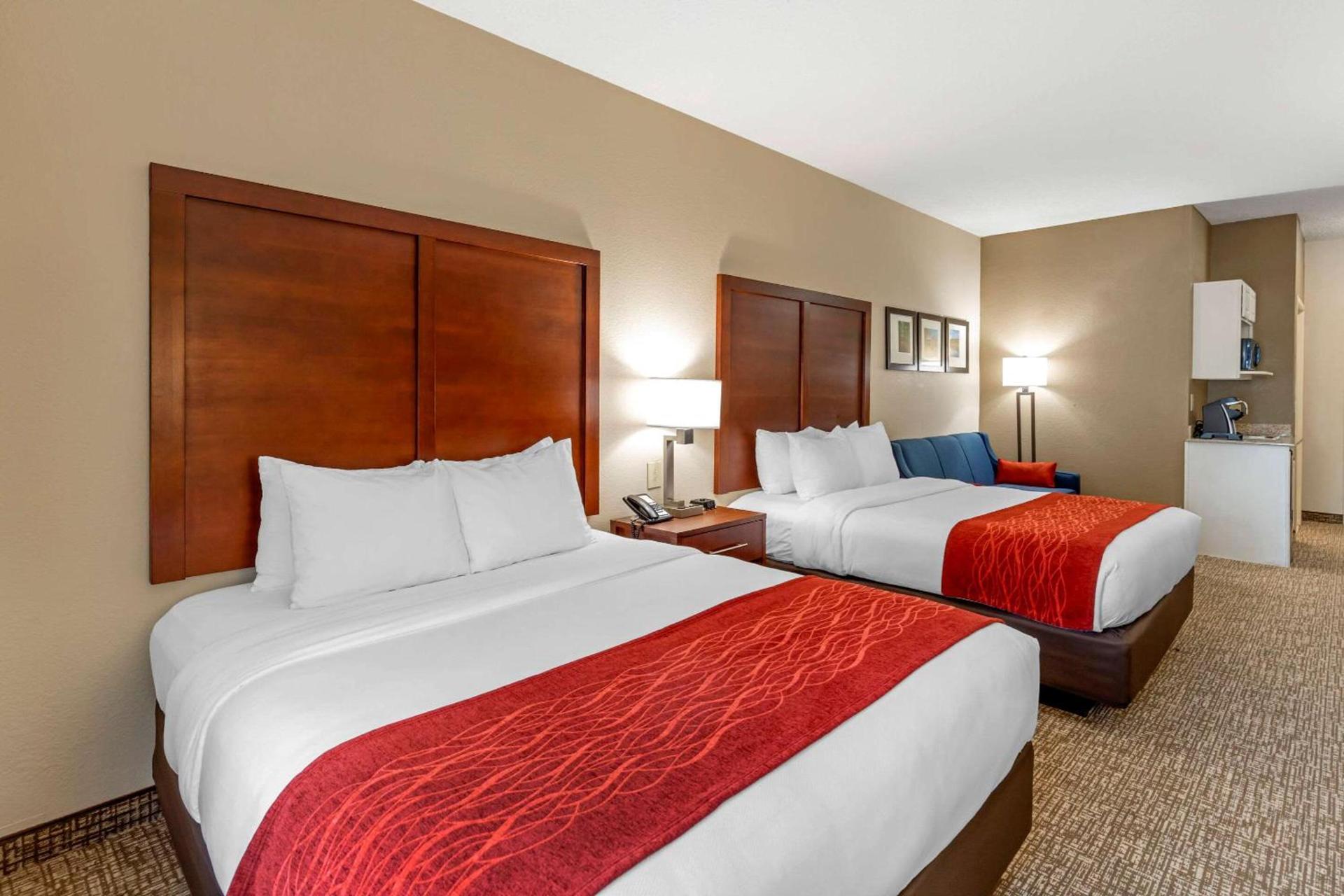 Comfort Inn & Suites Canton Riverstone Area photo 37