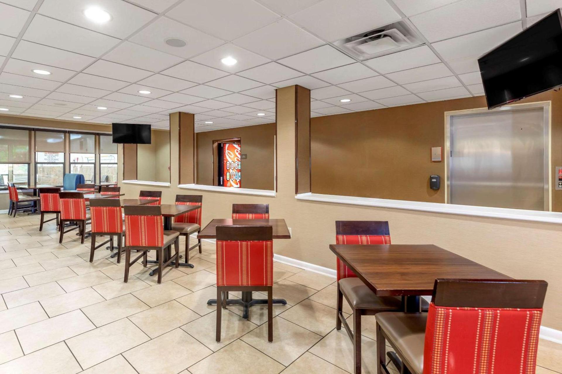 Comfort Inn & Suites Canton Riverstone Area photo 44
