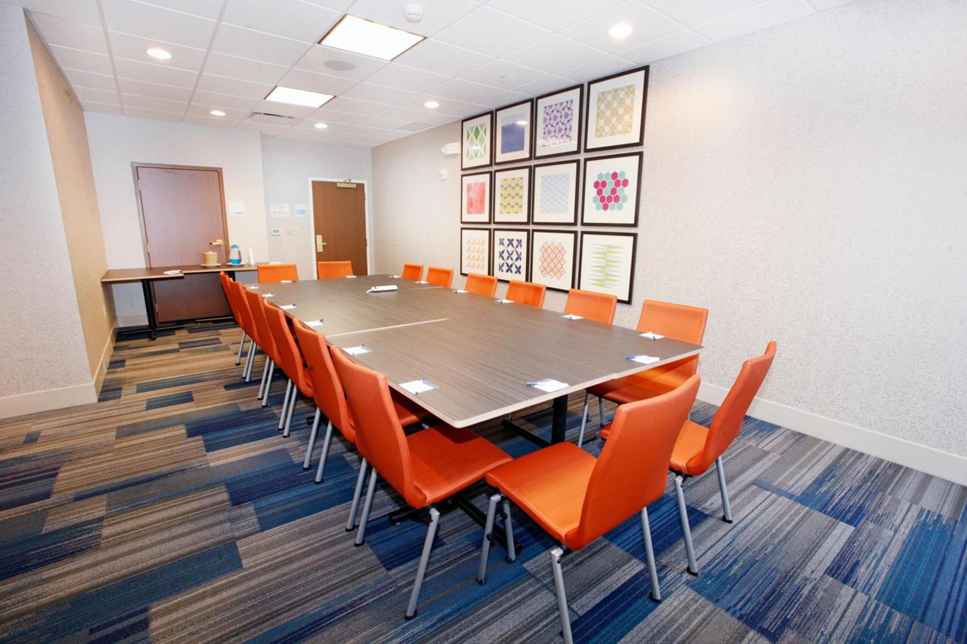 Holiday Inn Express & Suites Bethlehem Airport-Allentown Area photo 34