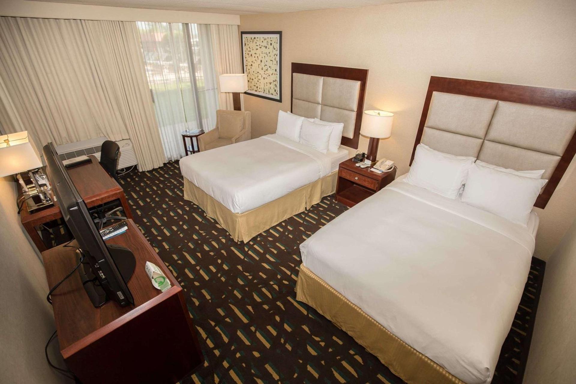 Wyndham Chicago O'Hare photo 8