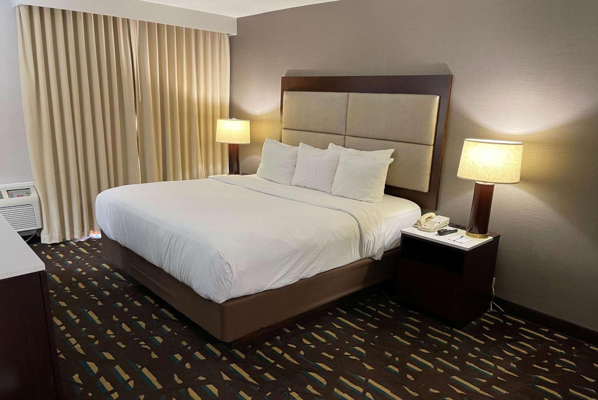 Wyndham Chicago O'Hare photo 14