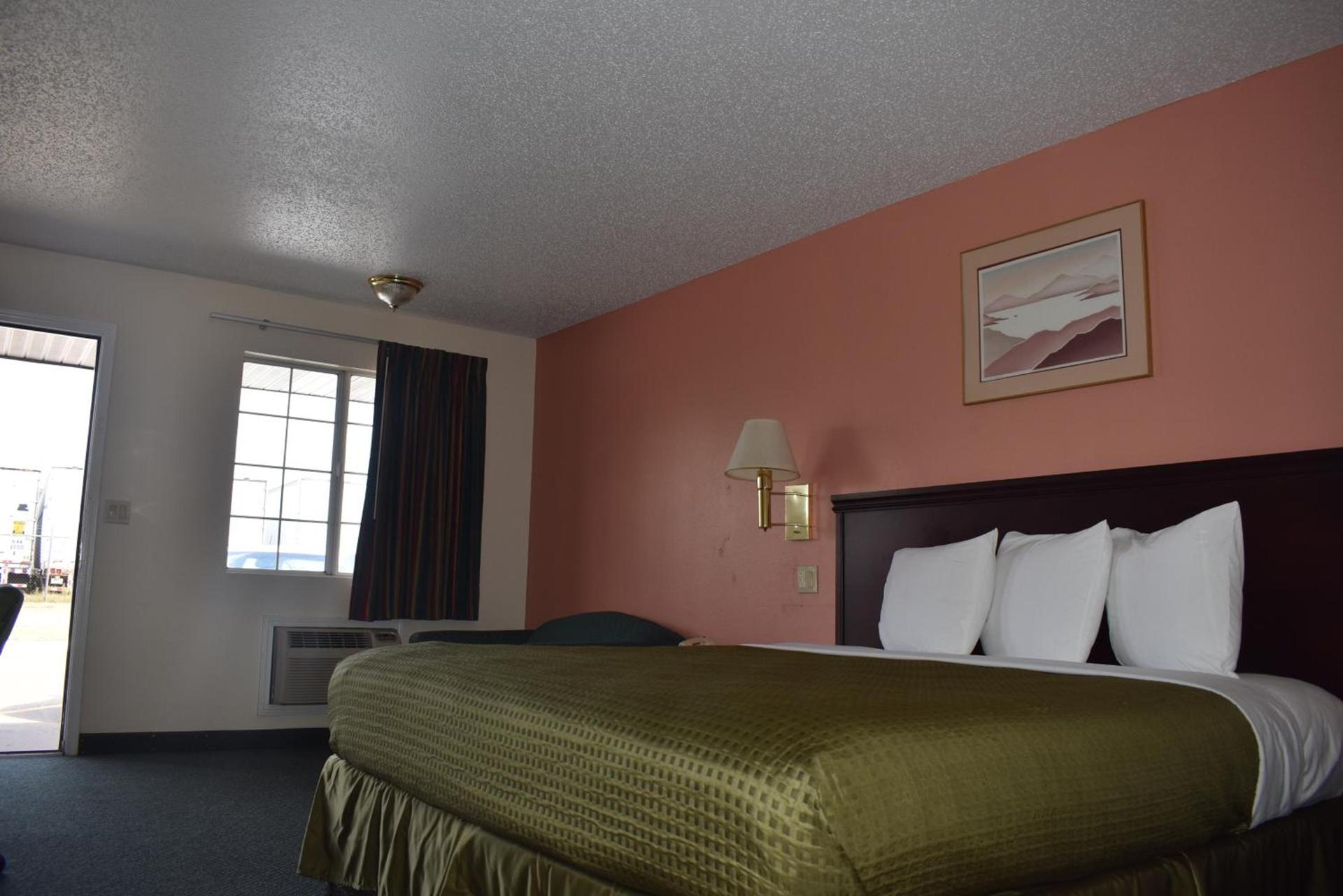 Royal Inn photo 32