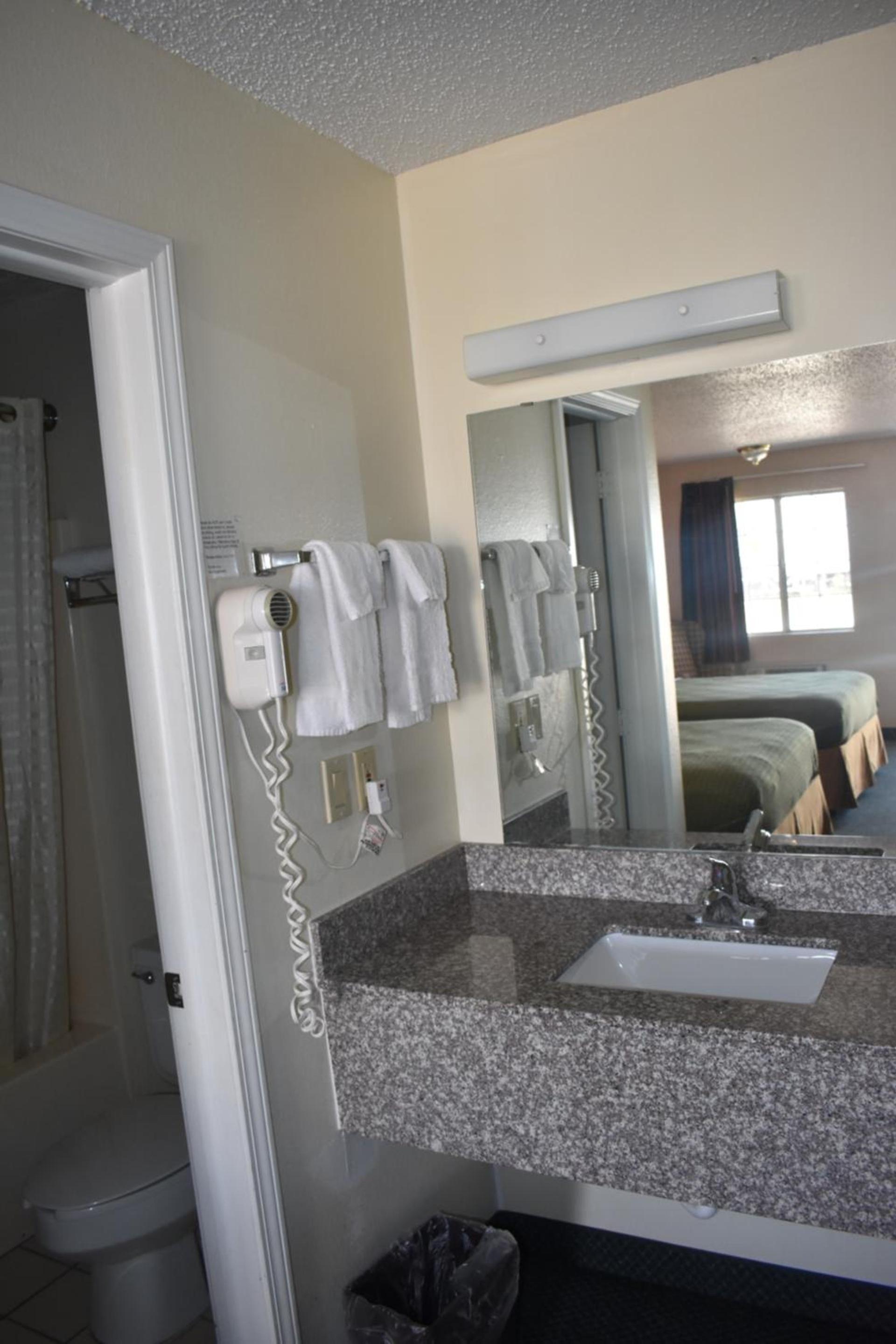 Royal Inn photo 42