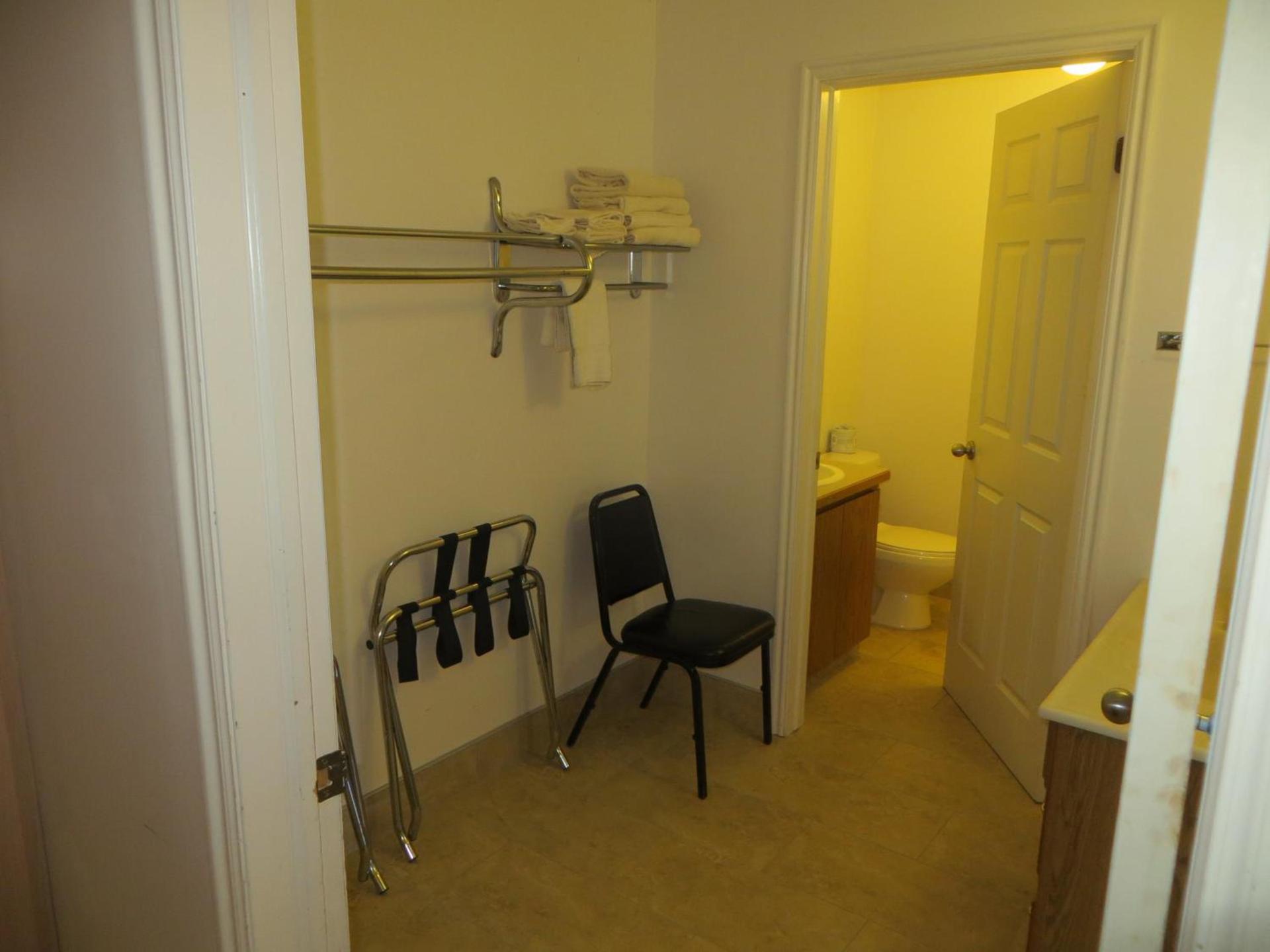 Four Corners Inn photo 19