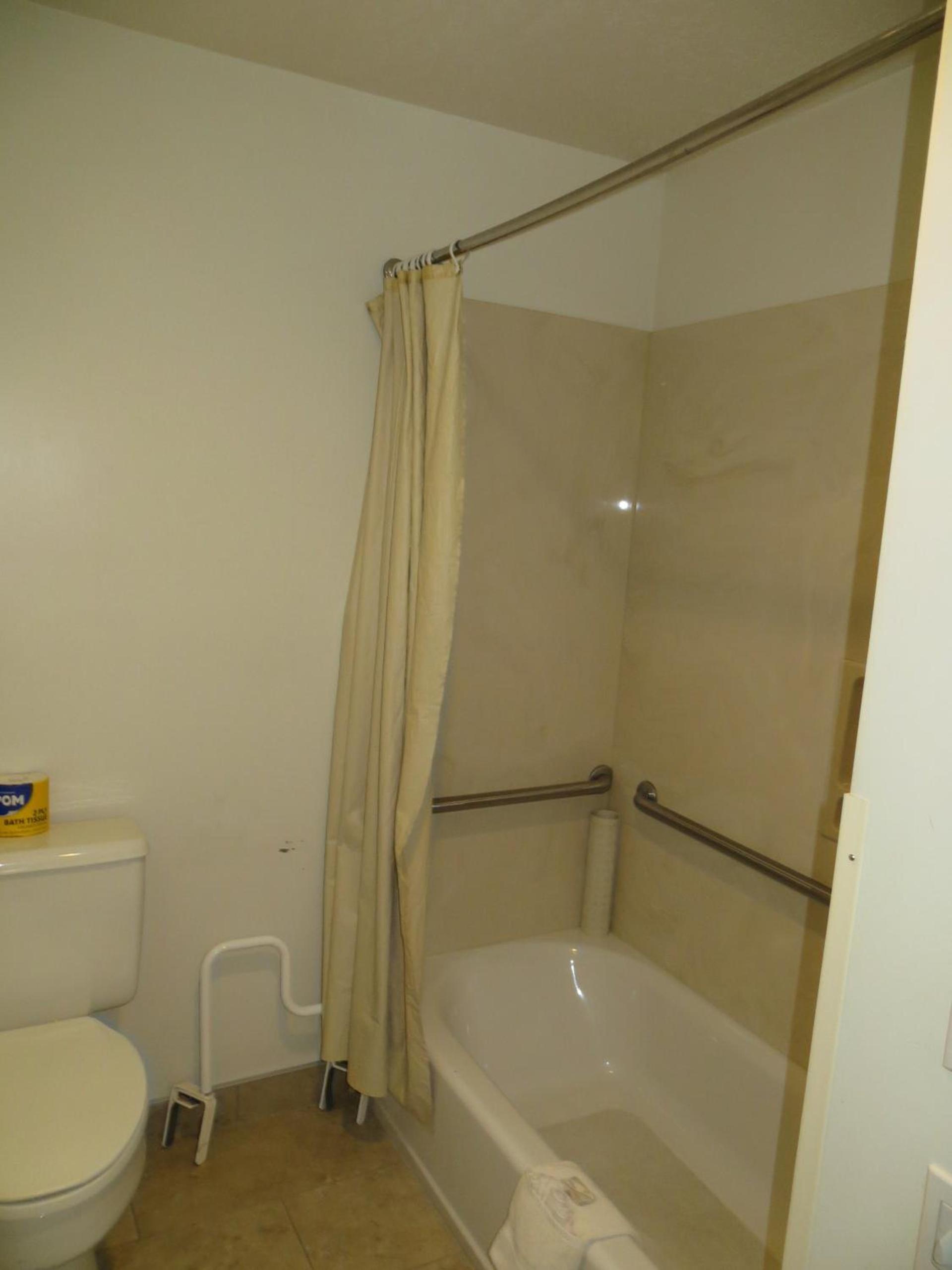 Four Corners Inn photo 17