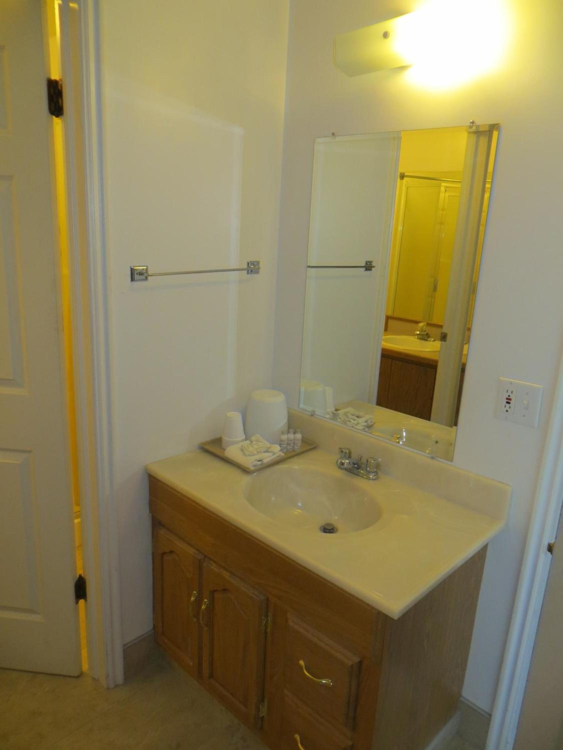 Four Corners Inn photo 20