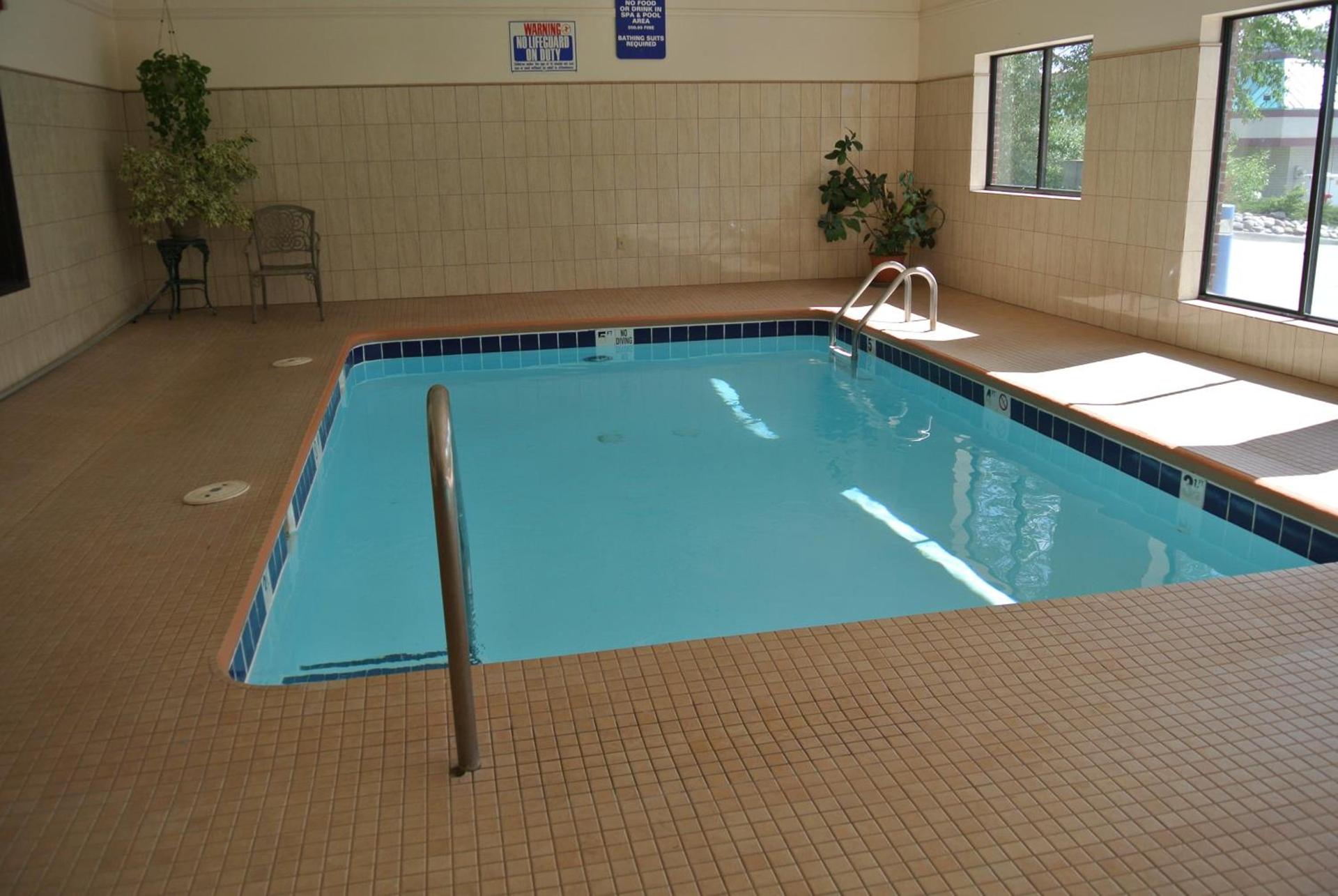 Luxury Inn & Suites photo 12