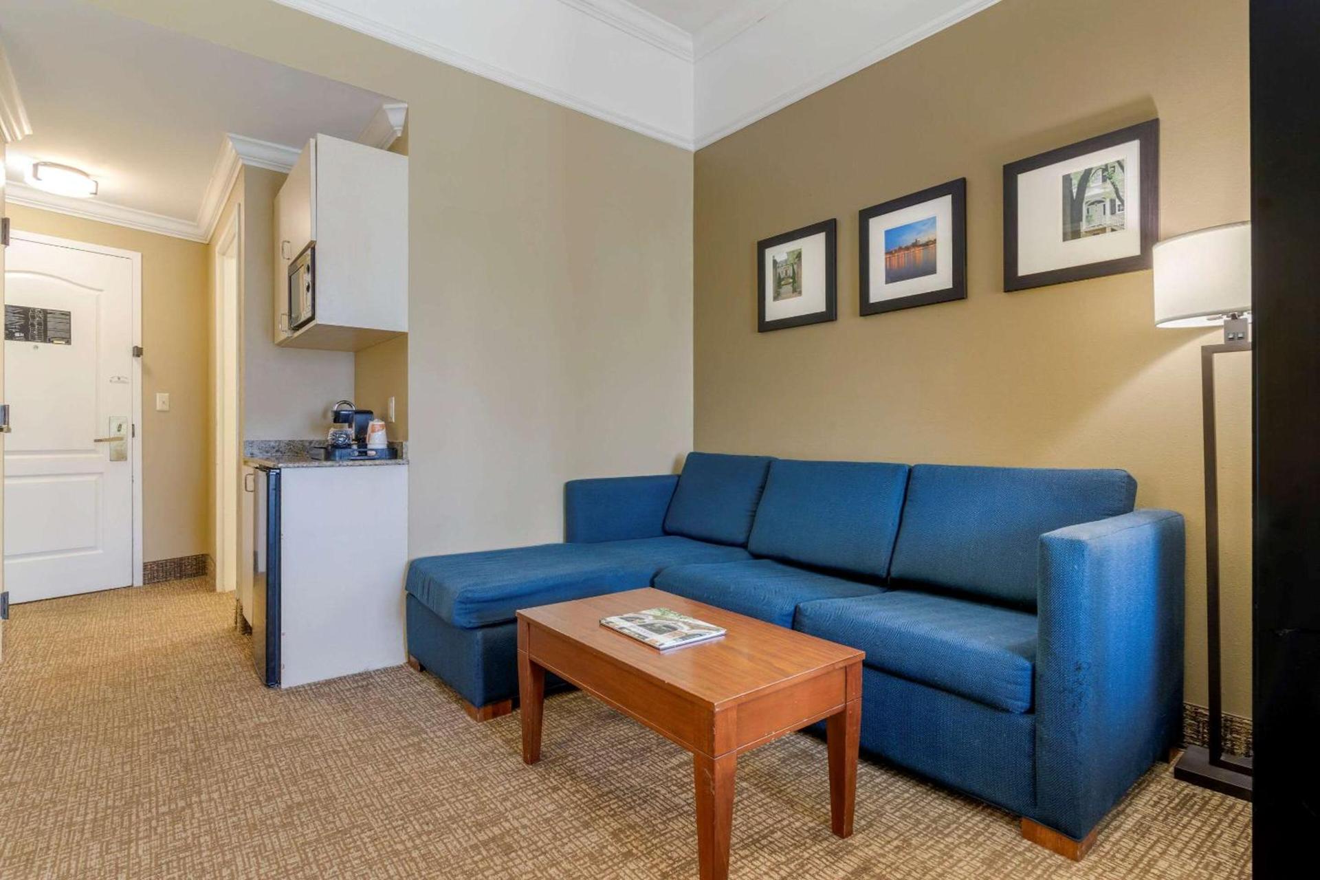 Comfort Suites Savannah North photo 11
