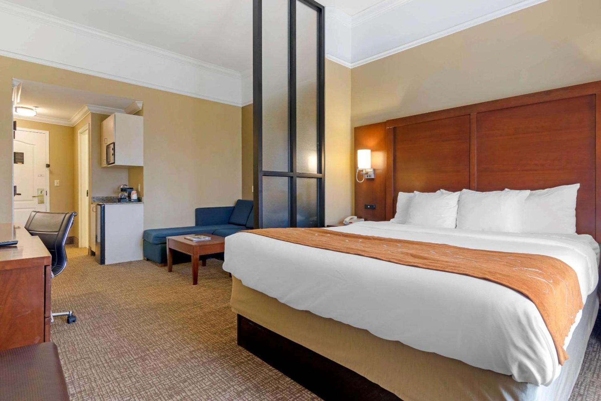 Comfort Suites Savannah North photo 12
