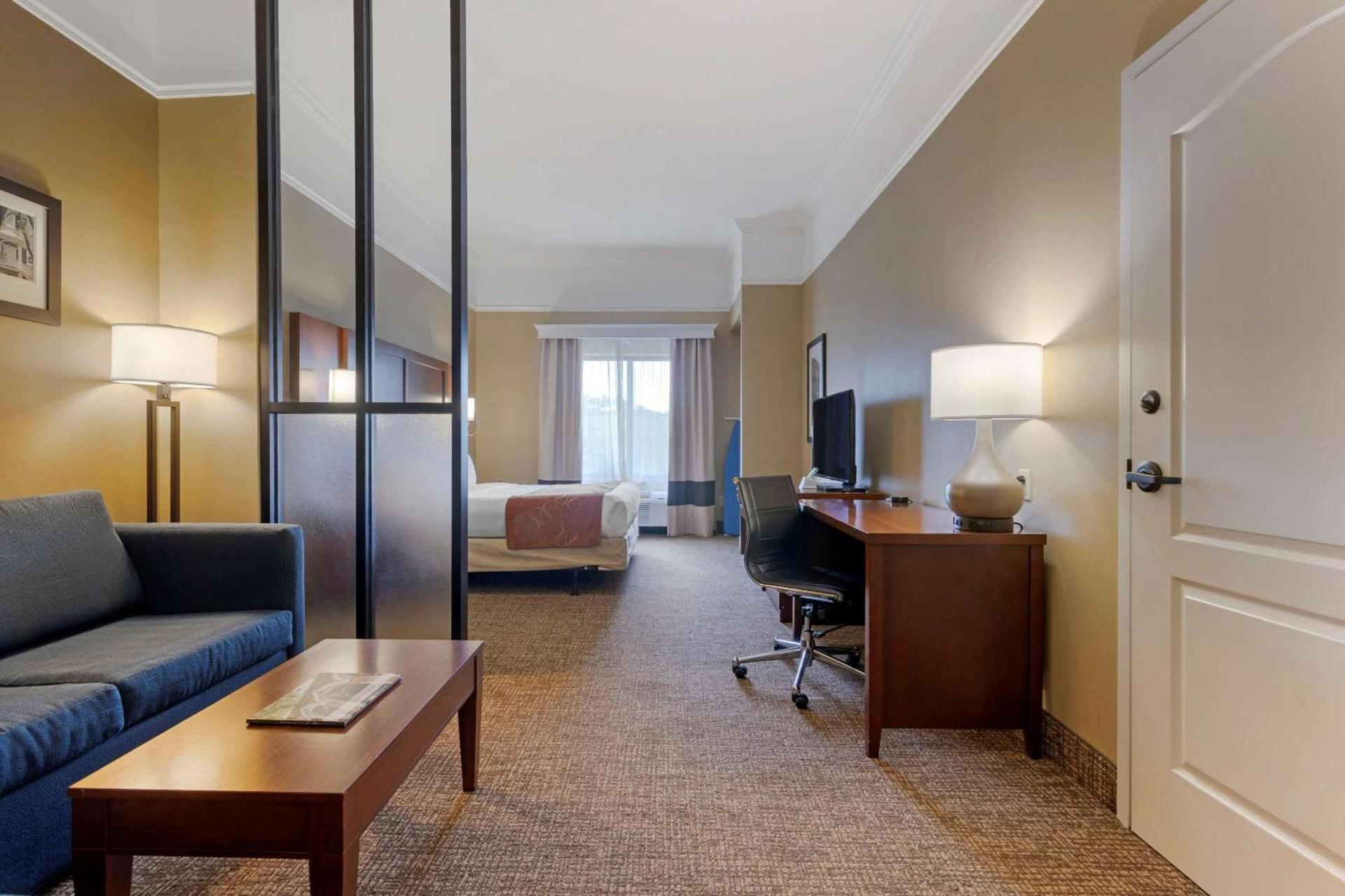 Comfort Suites Savannah North photo 14