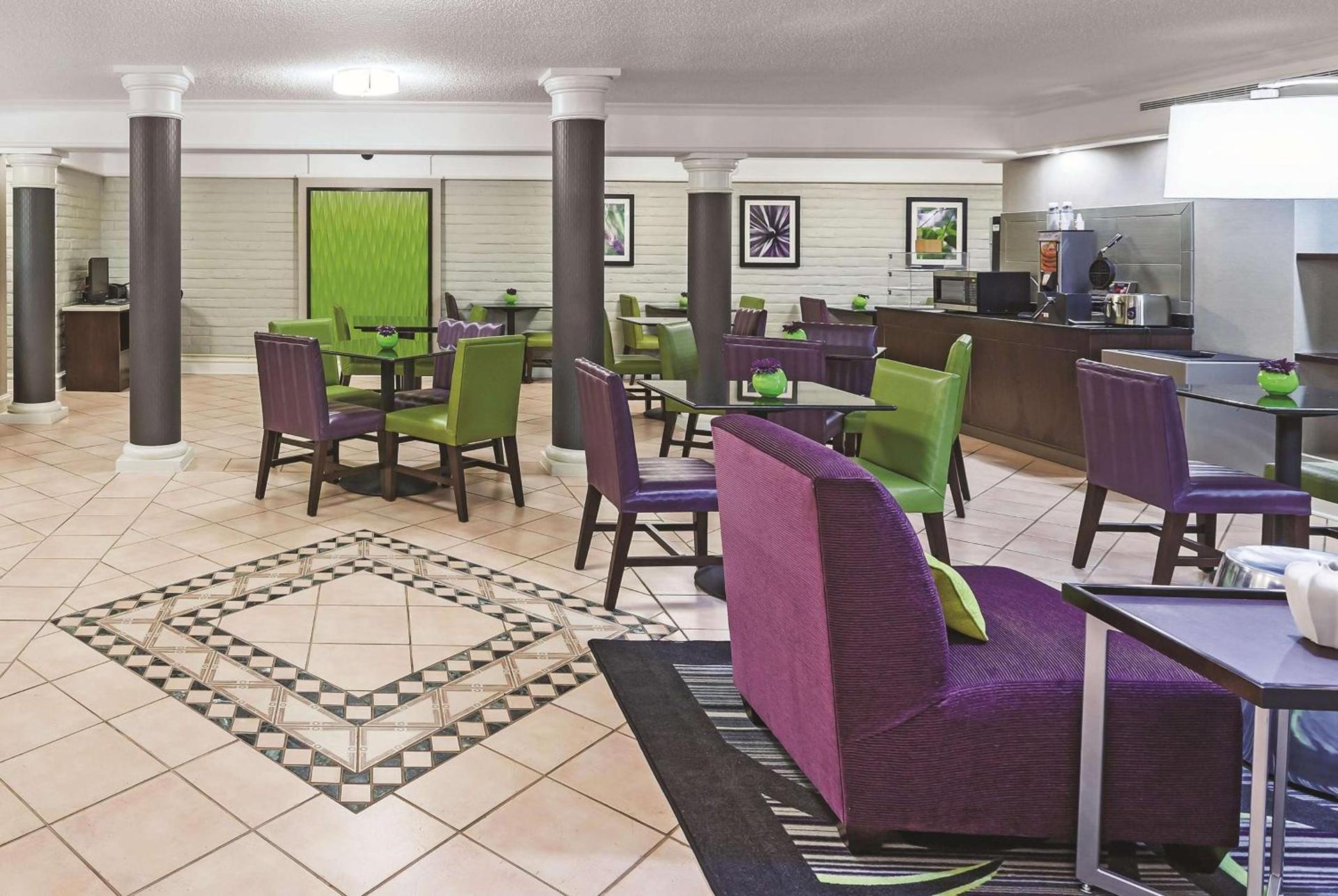 Travelodge by Wyndham Houston Cy-Fair photo 3