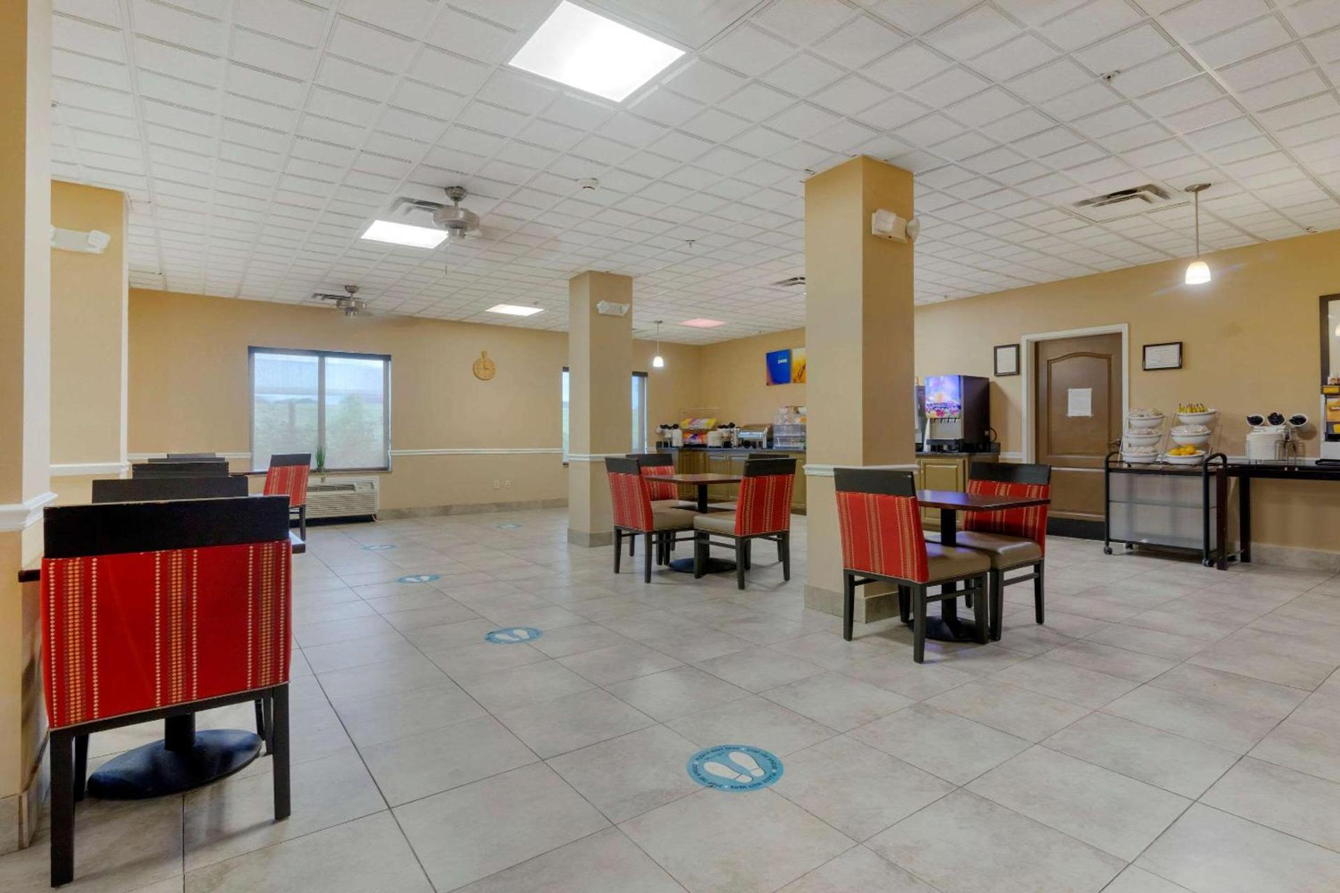 Comfort Suites Savannah North photo 29