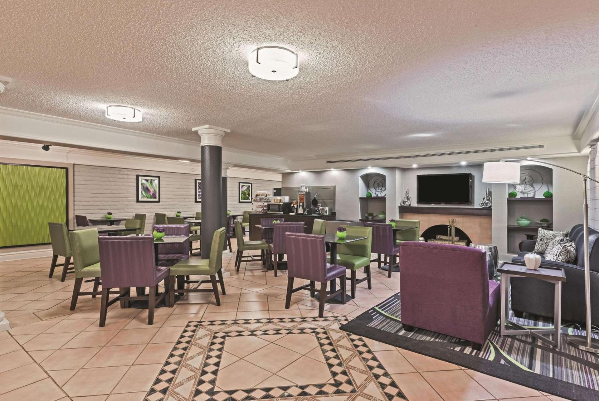 Travelodge by Wyndham Houston Cy-Fair photo 5