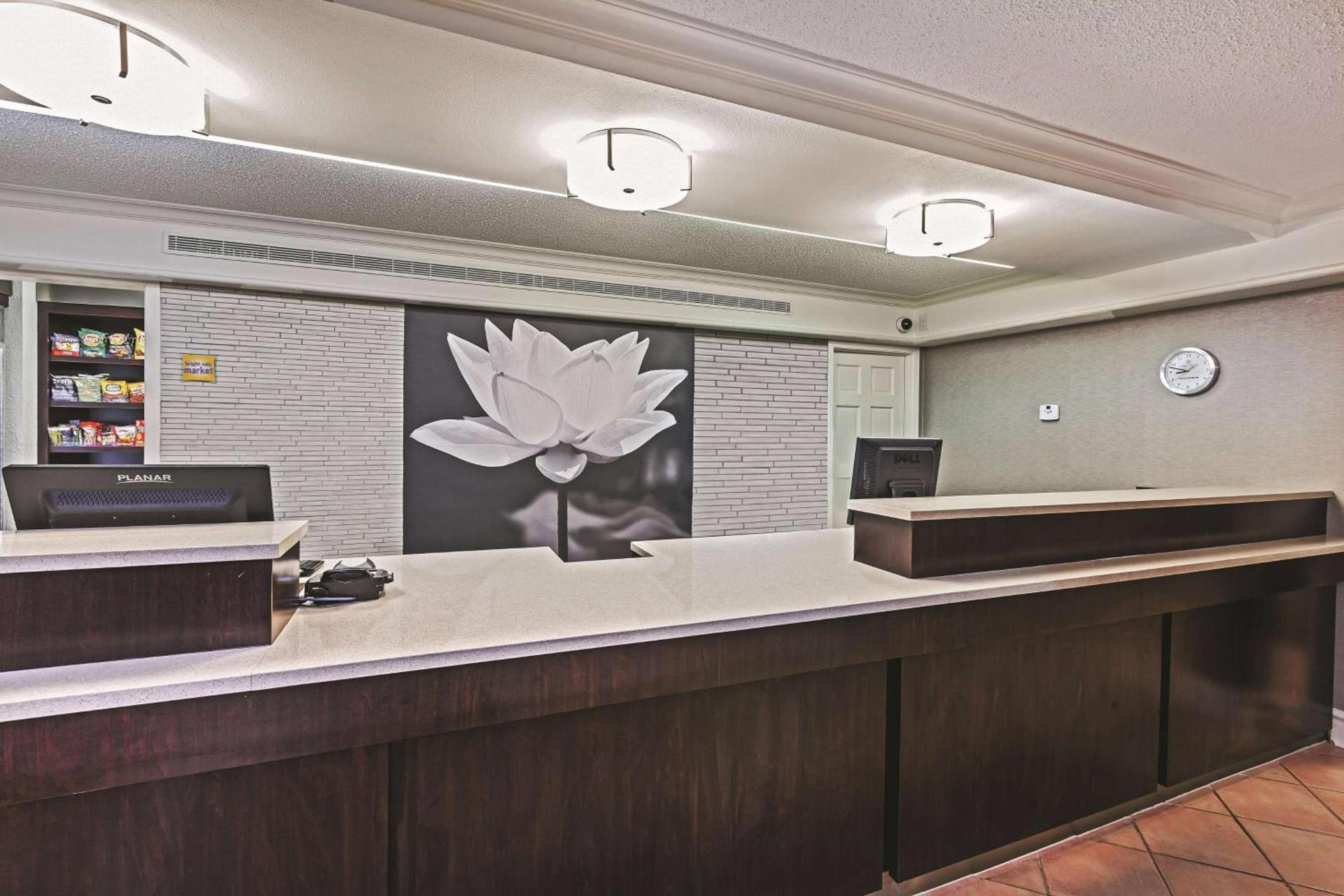 Travelodge by Wyndham Houston Cy-Fair photo 6