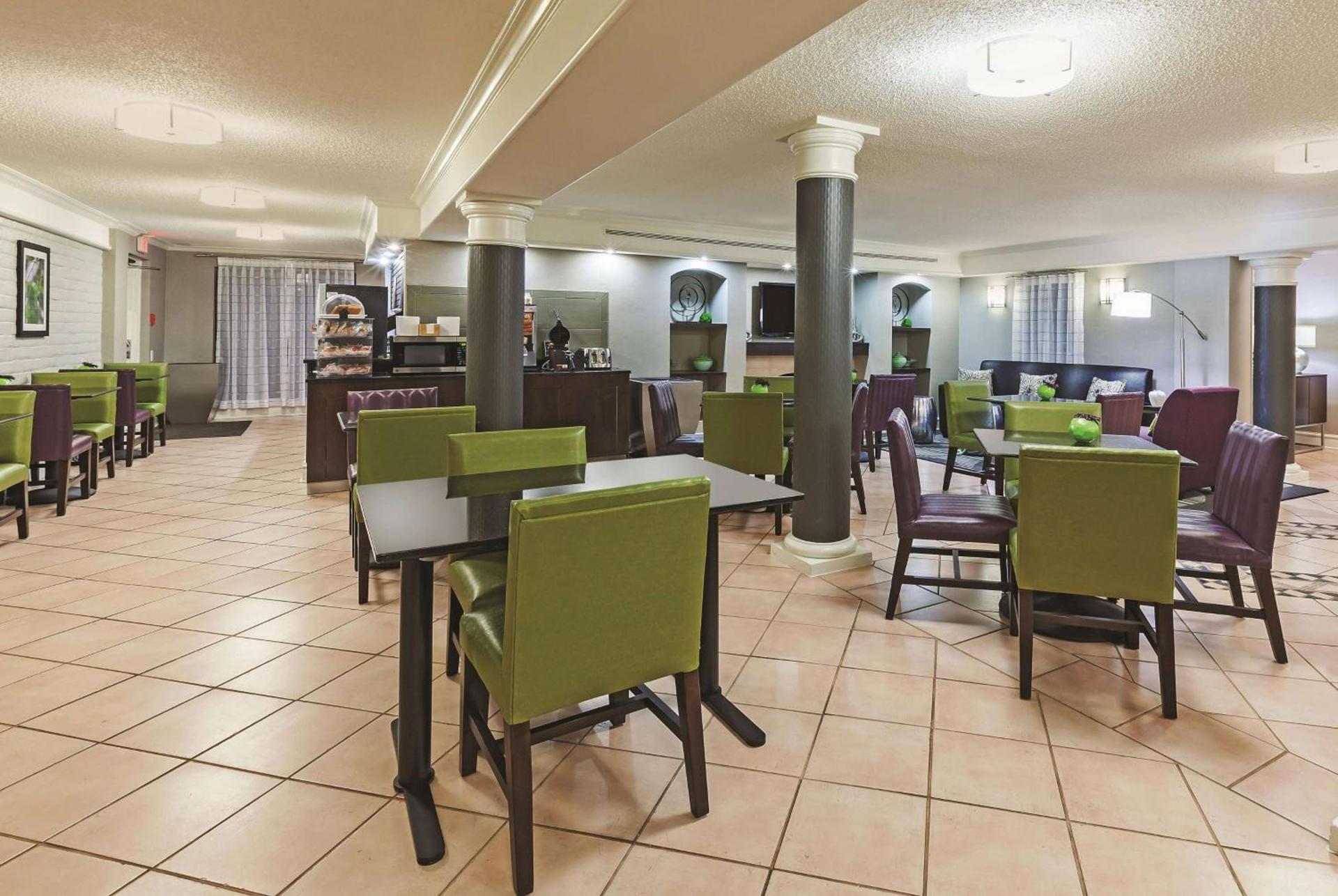 Travelodge by Wyndham Houston Cy-Fair photo 37