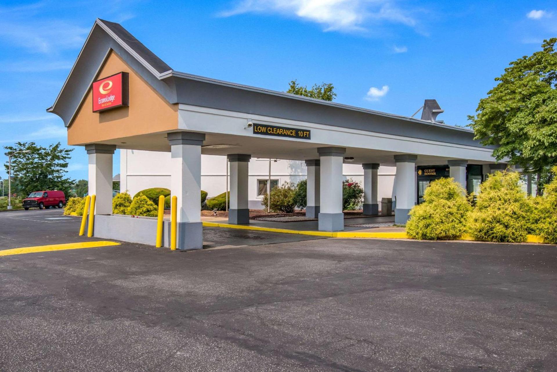 Econo Lodge Inn & Suites Chambersburg Central photo 62