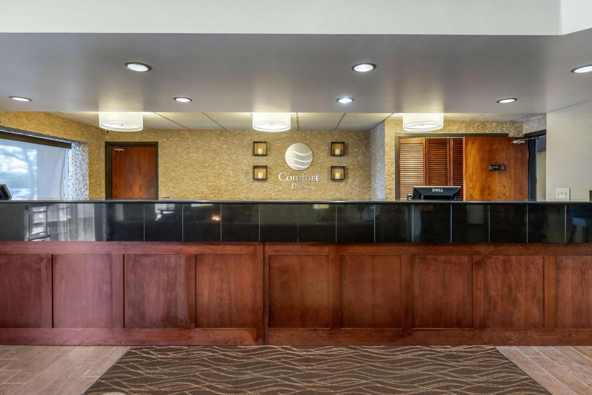 Comfort Inn Grand Rapids Airport photo 3