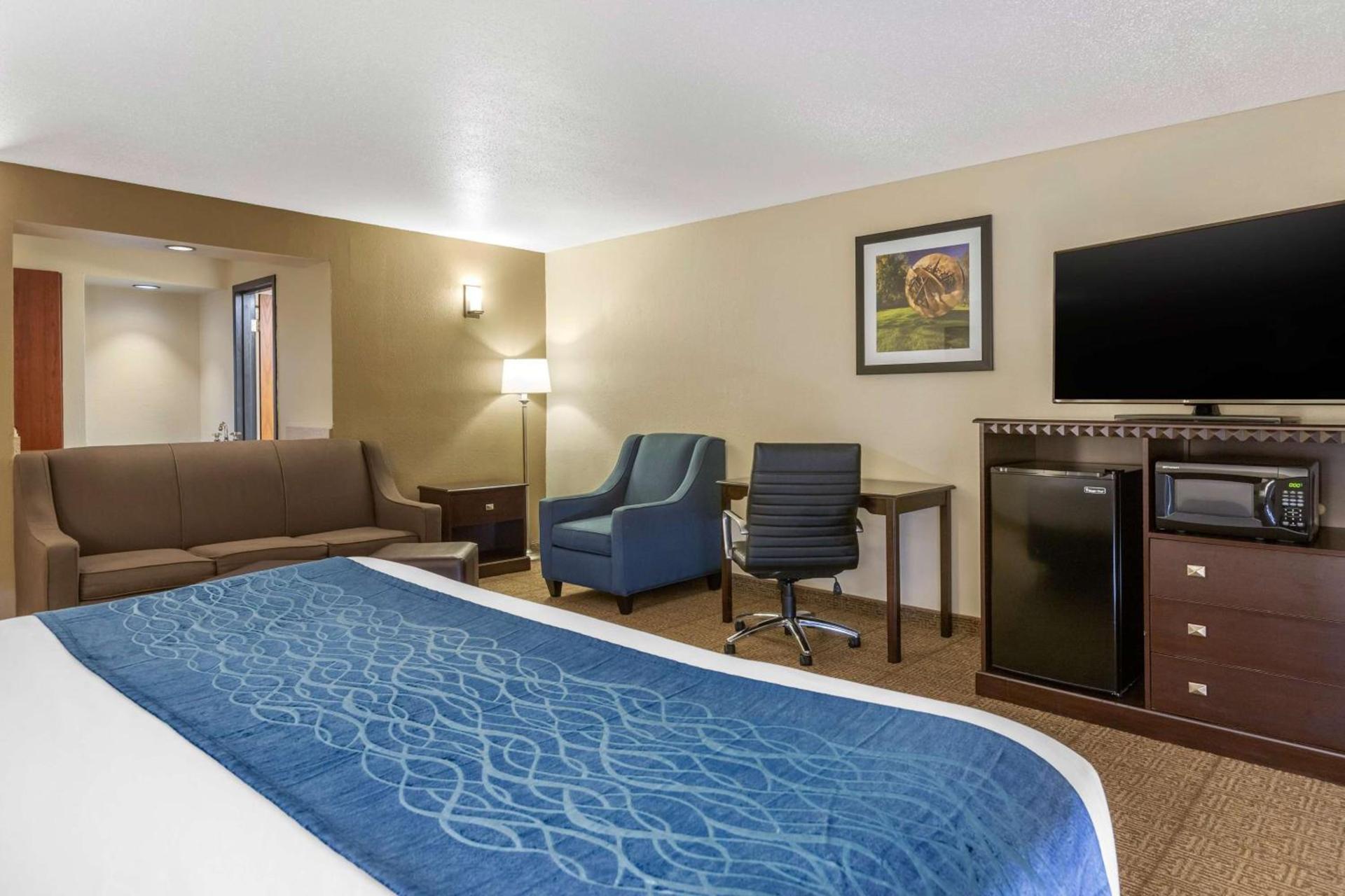 Comfort Inn Grand Rapids Airport photo 7