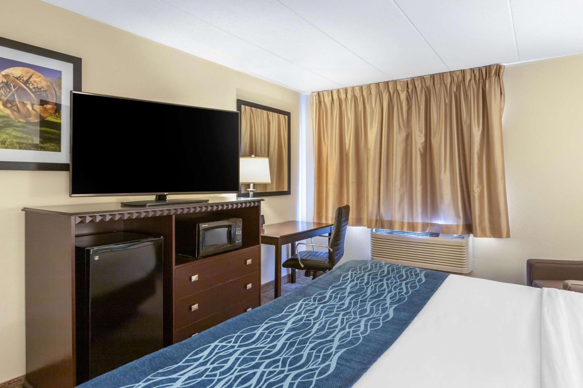 Comfort Inn Grand Rapids Airport photo 12