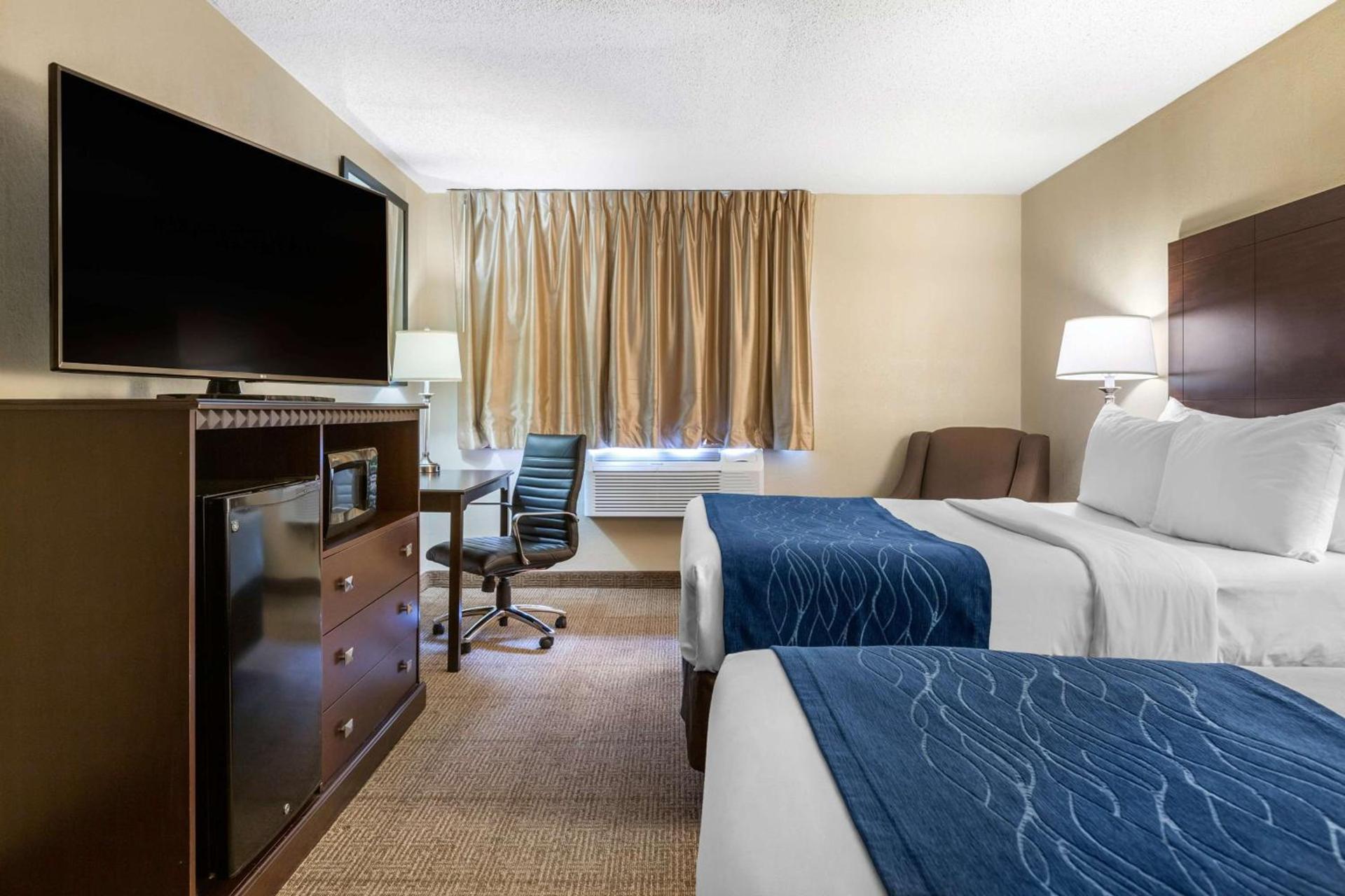 Comfort Inn Grand Rapids Airport photo 17