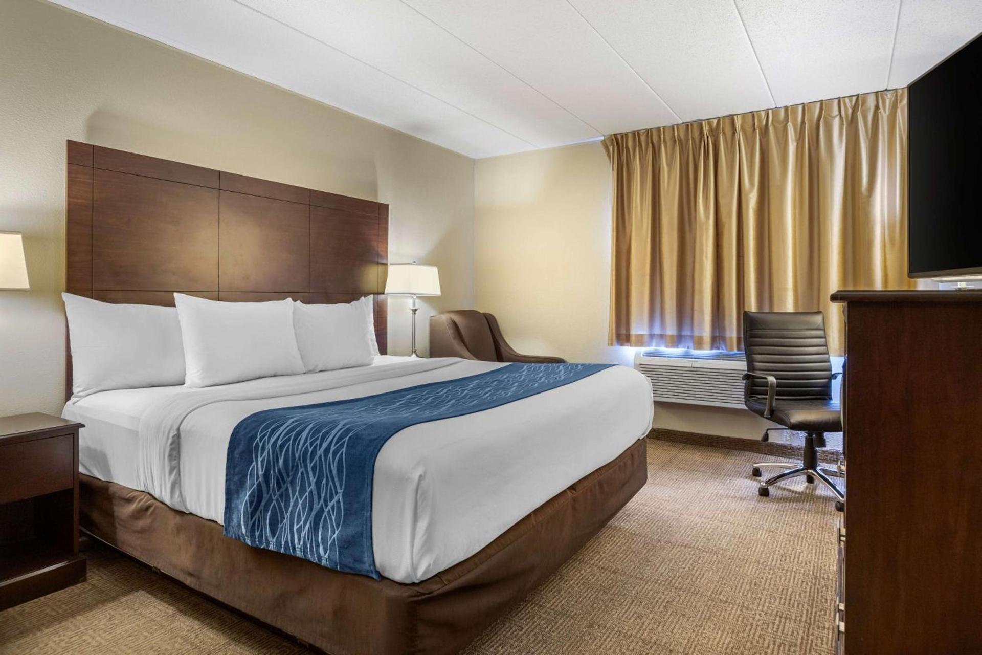 Comfort Inn Grand Rapids Airport photo 21