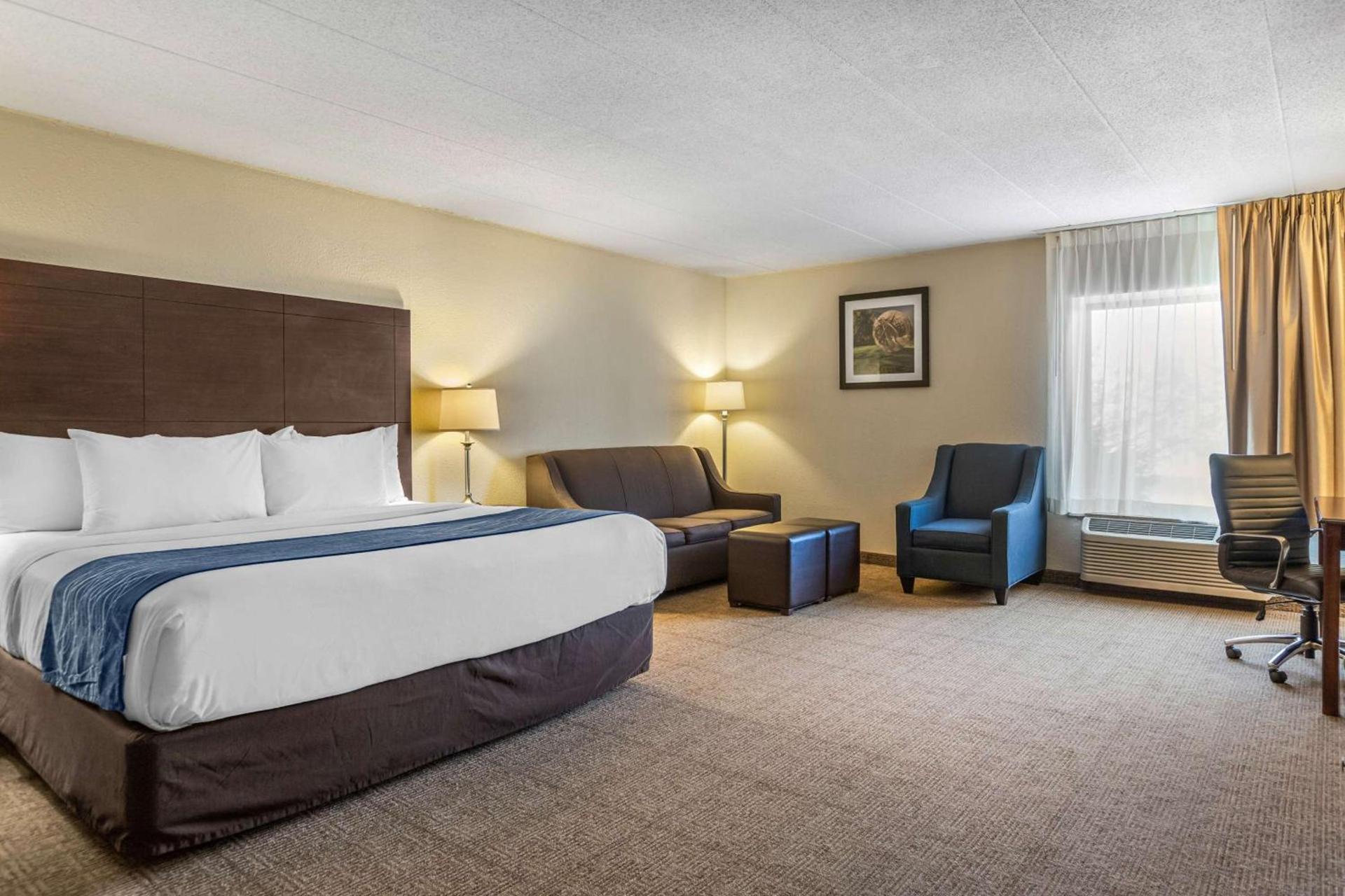 Comfort Inn Grand Rapids Airport photo 26