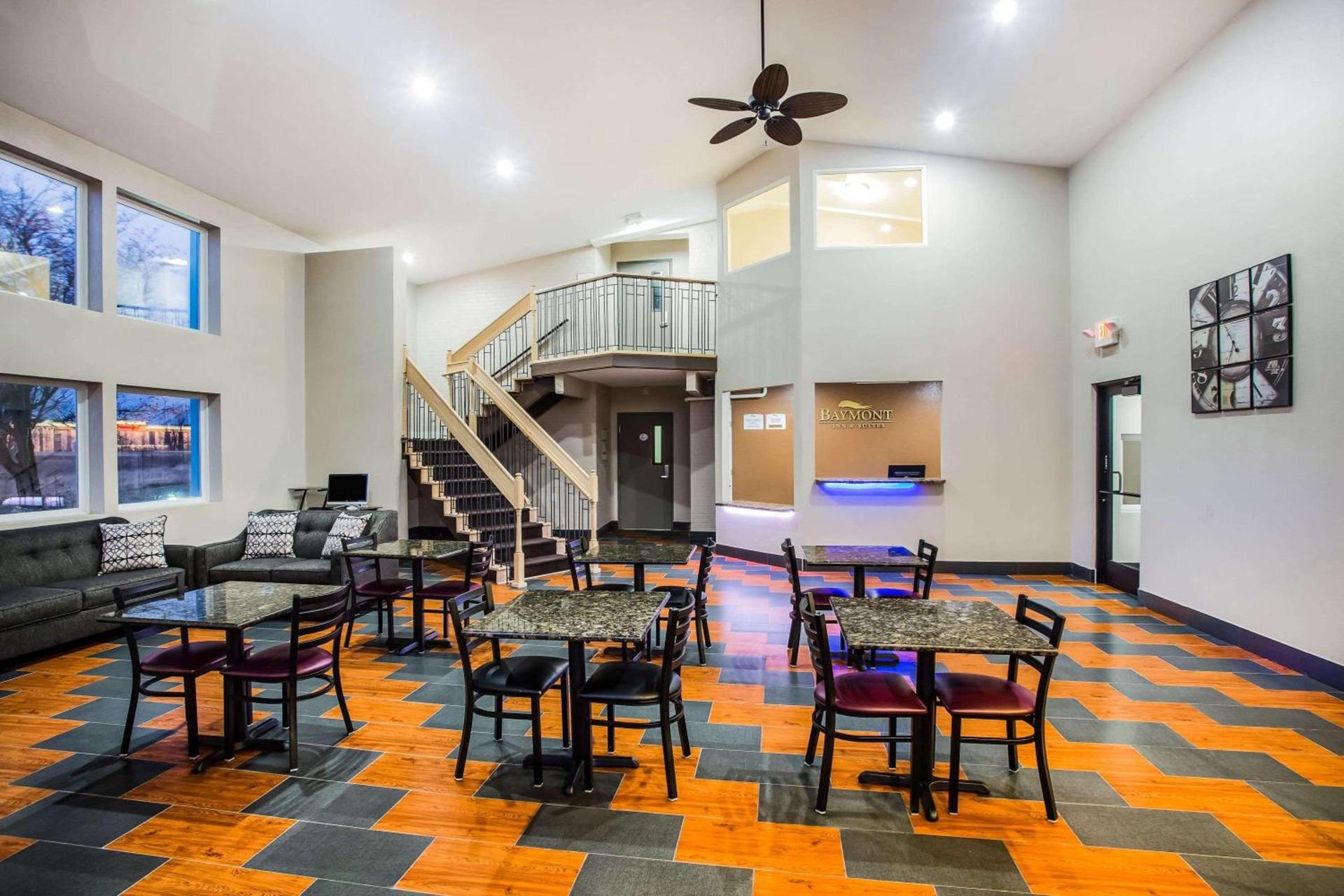 Baymont by Wyndham Appleton photo 3