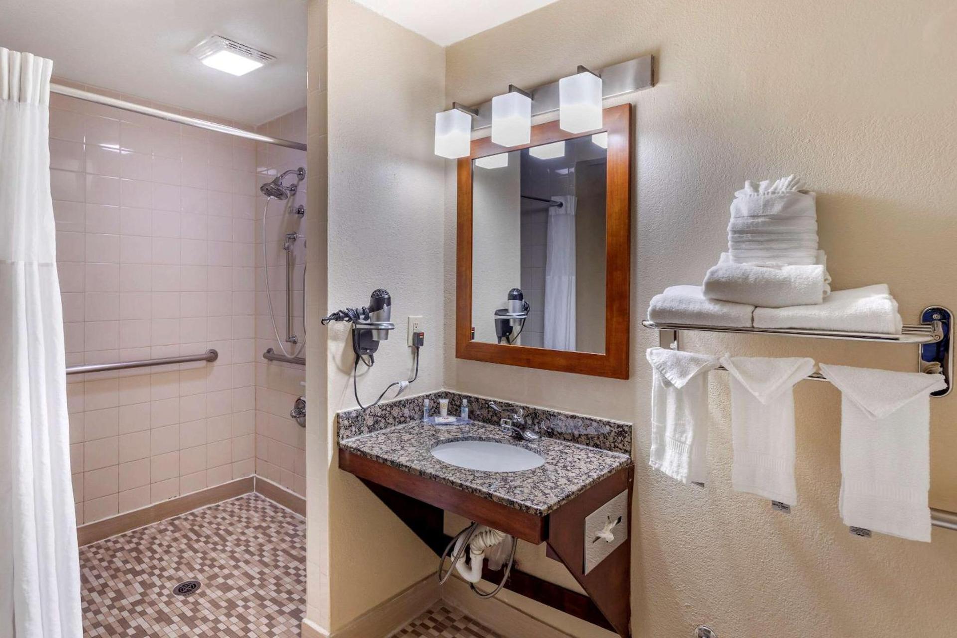 Comfort Inn Nashville West photo 8