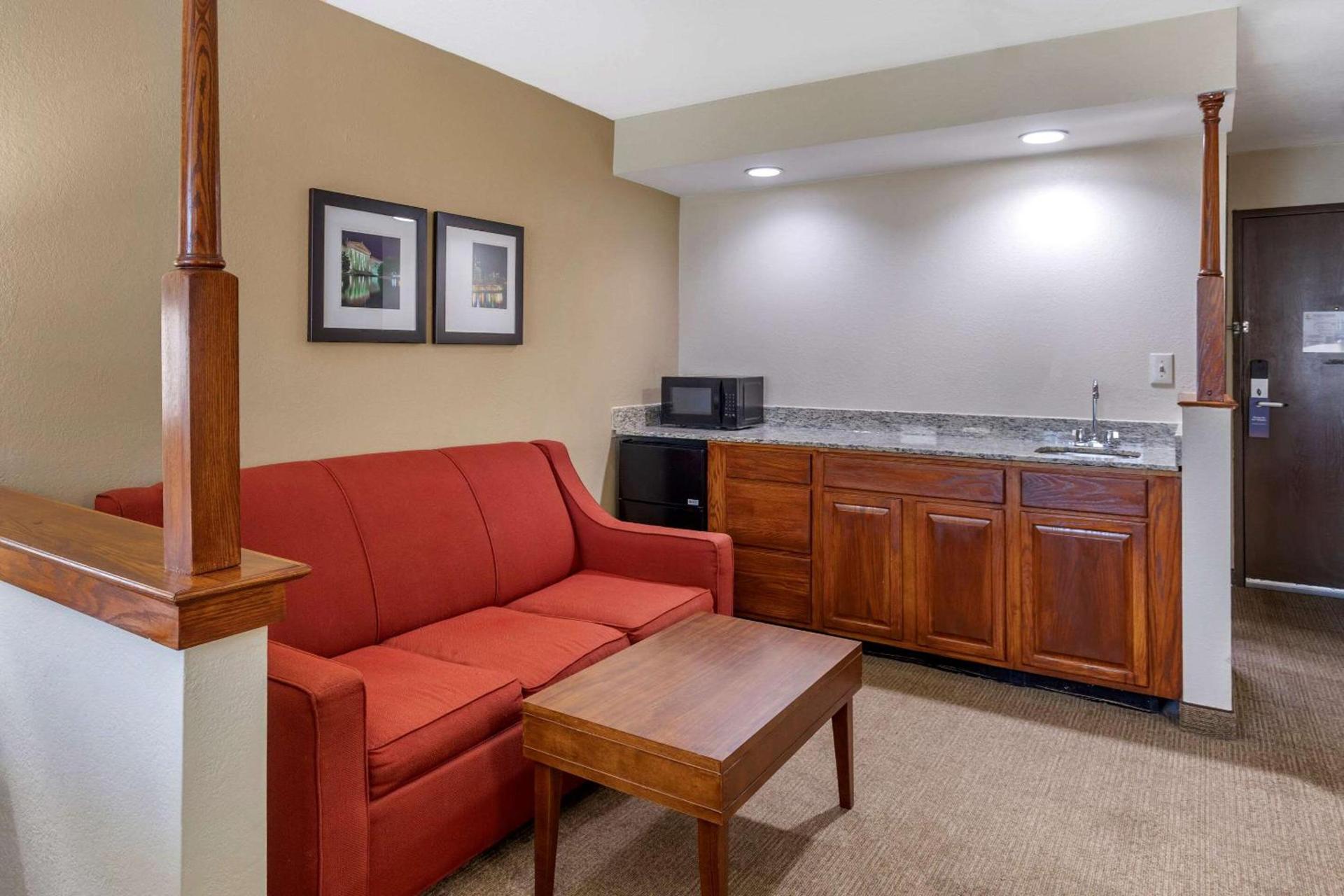 Comfort Inn Nashville West photo 25
