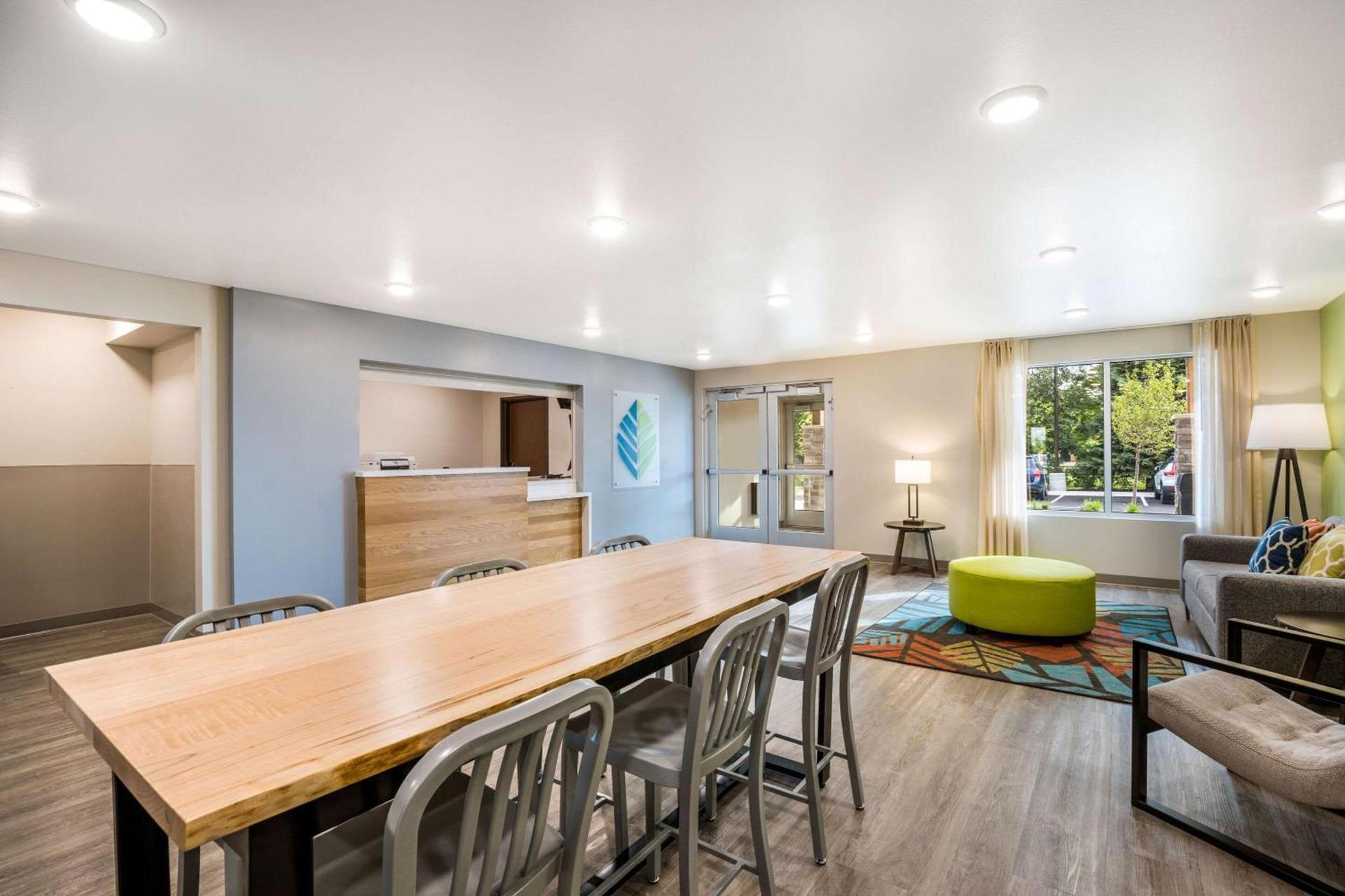 WoodSpring Suites Elgin - Chicago photo 6