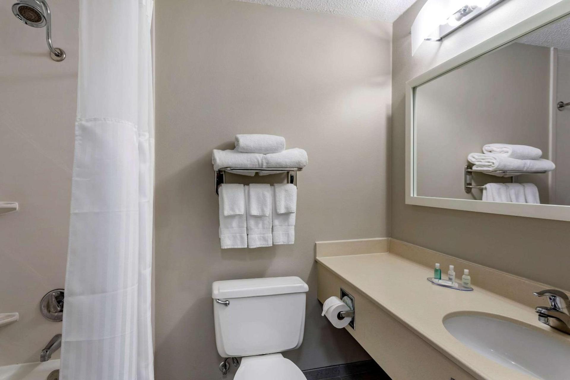 Clarion Inn Sheffield Muscle Shoals photo 10