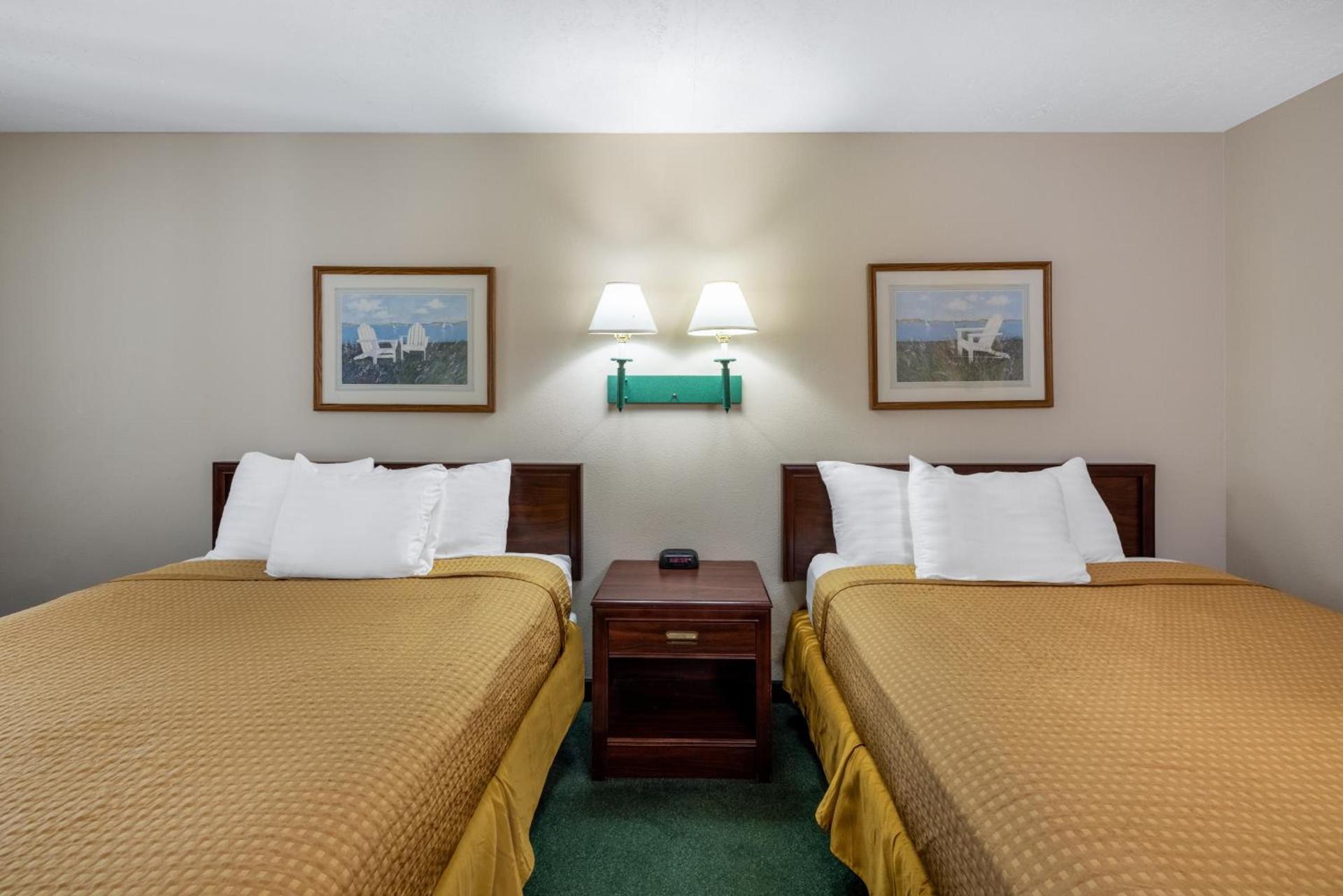Travelodge by Wyndham Spirit Lake/Okoboji photo 44