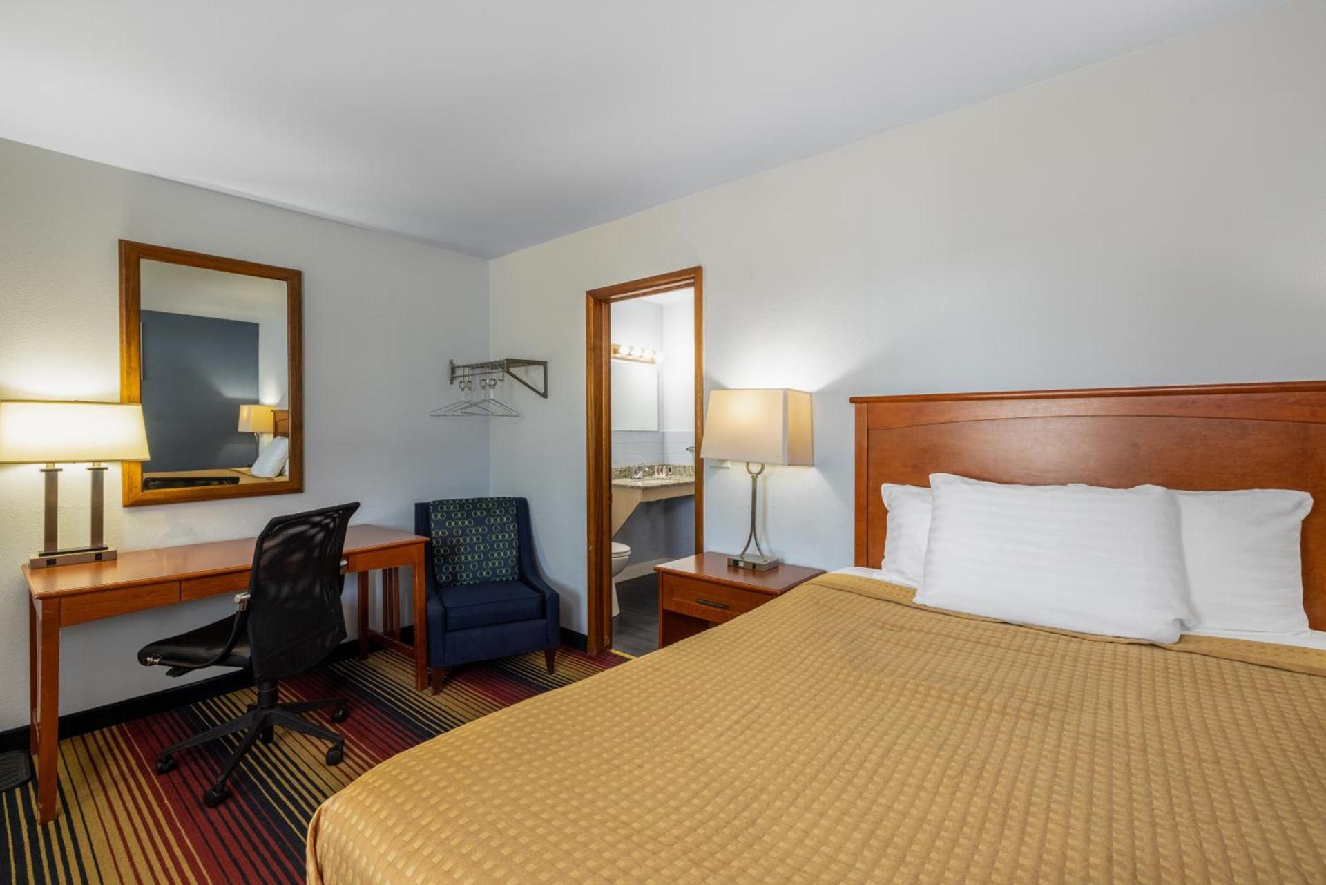 Travelodge by Wyndham Spirit Lake/Okoboji photo 46