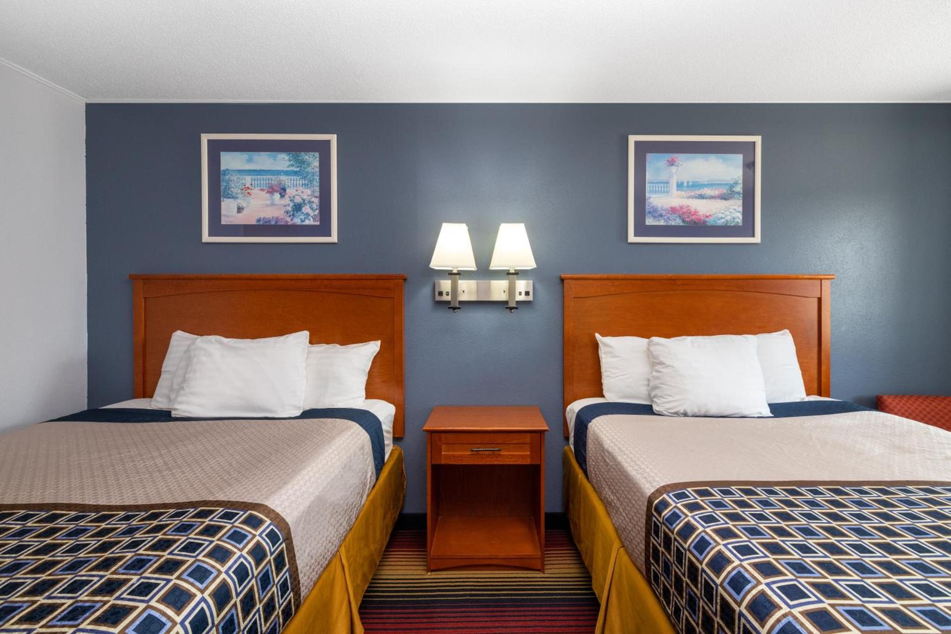 Travelodge by Wyndham Spirit Lake/Okoboji photo 53