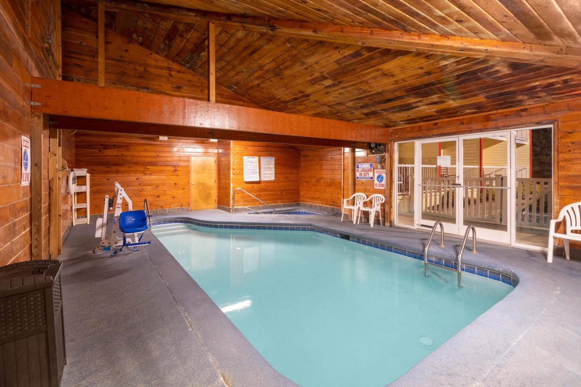 Ramada by Wyndham Maggie Valley photo 27