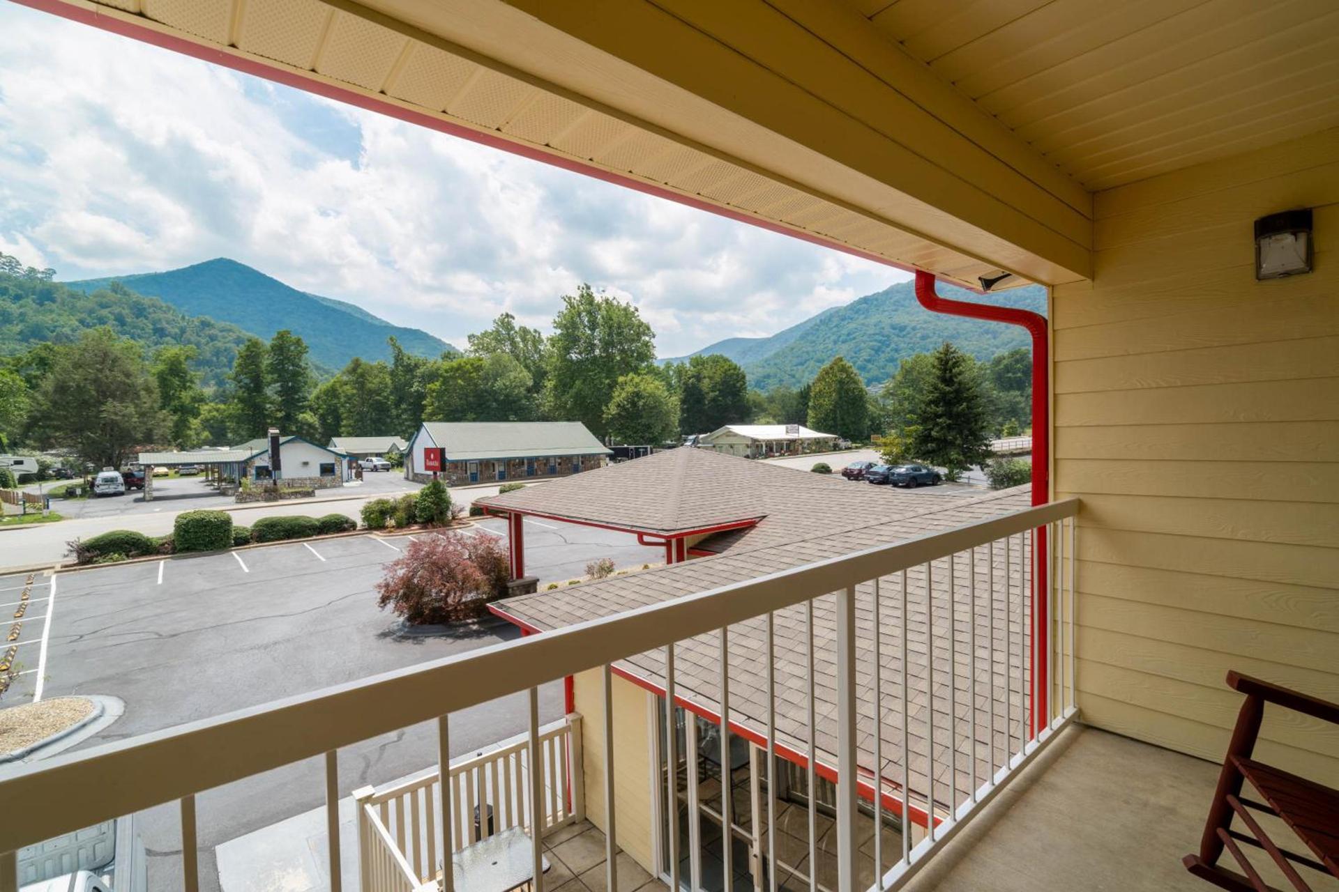 Ramada by Wyndham Maggie Valley photo 45
