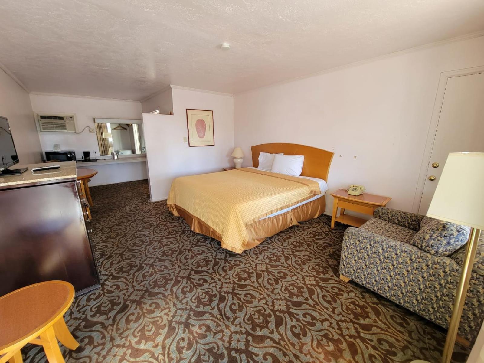 Emerald Inn & Lounge photo 40