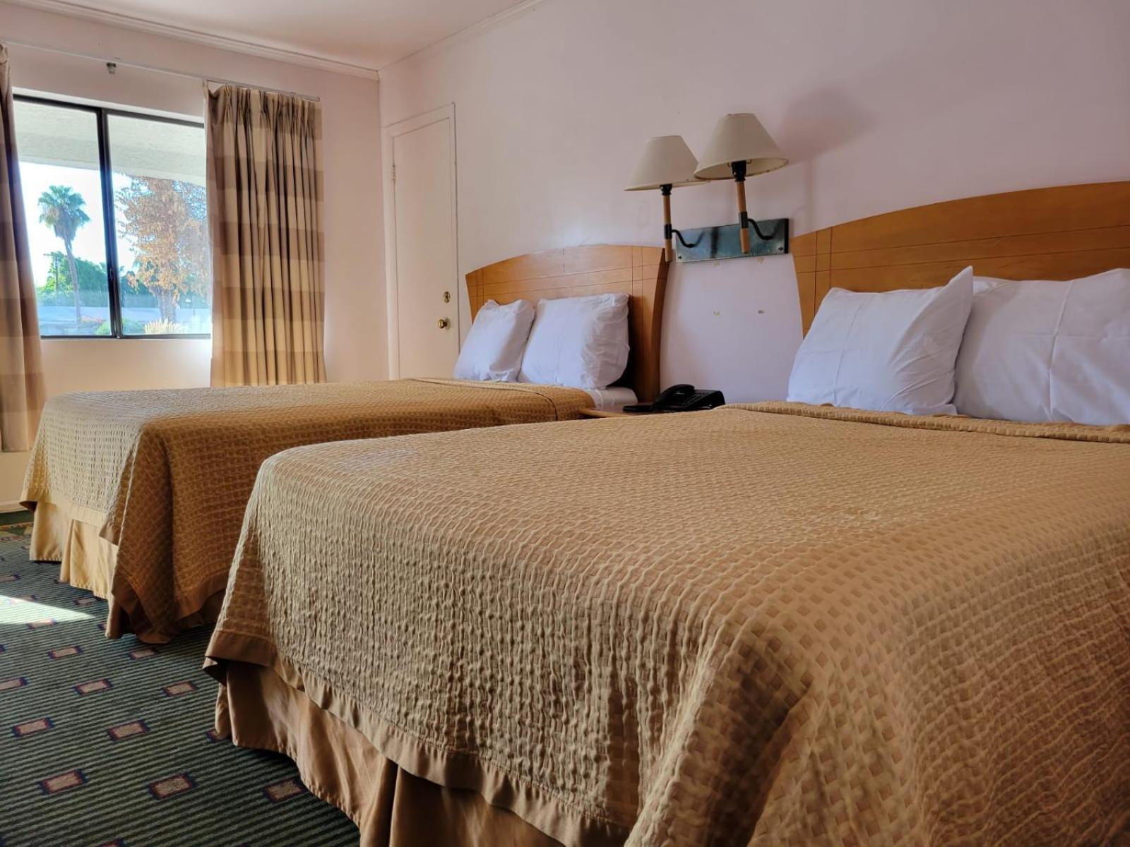 Emerald Inn & Lounge photo 41