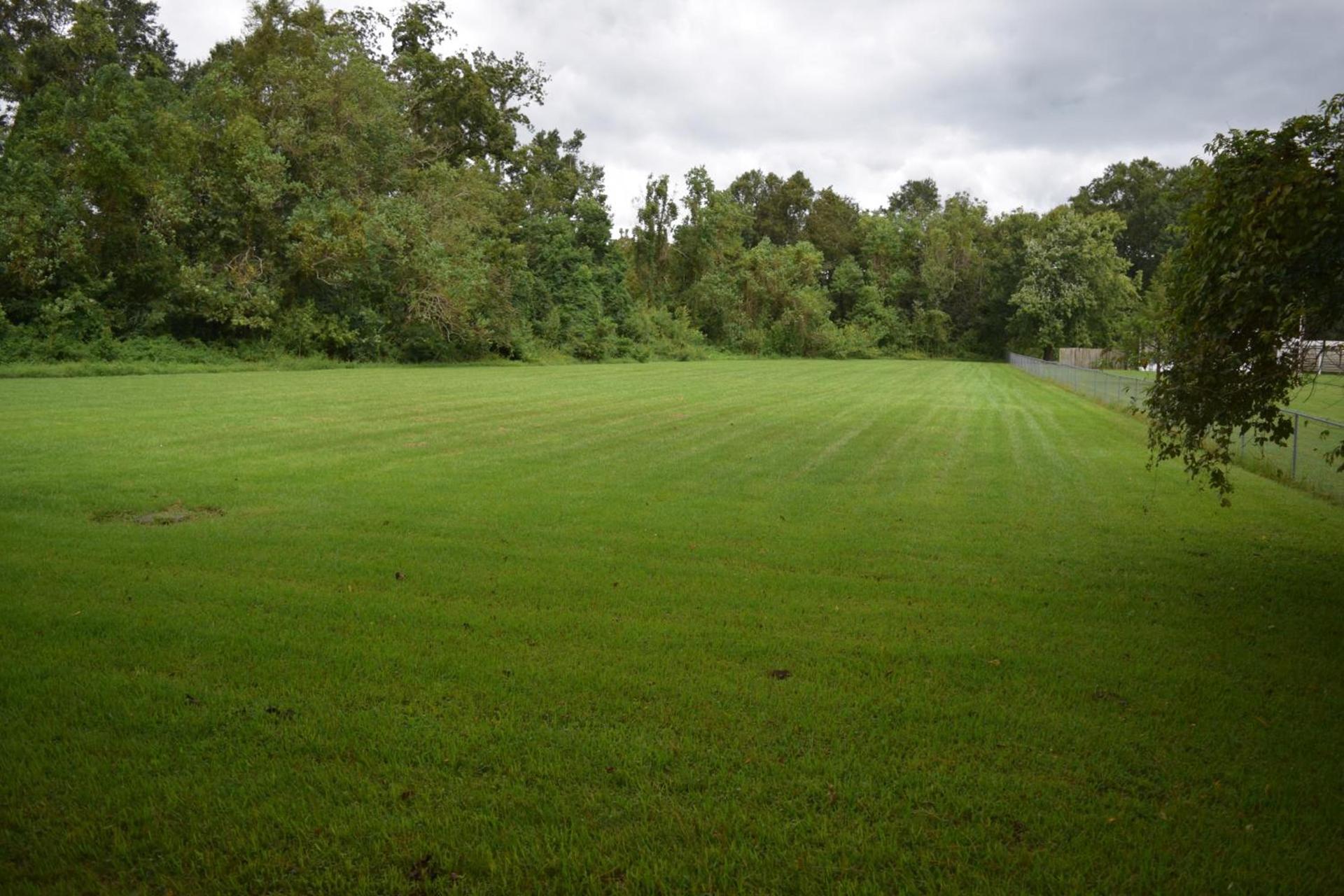 Value Inn - Livonia photo 11