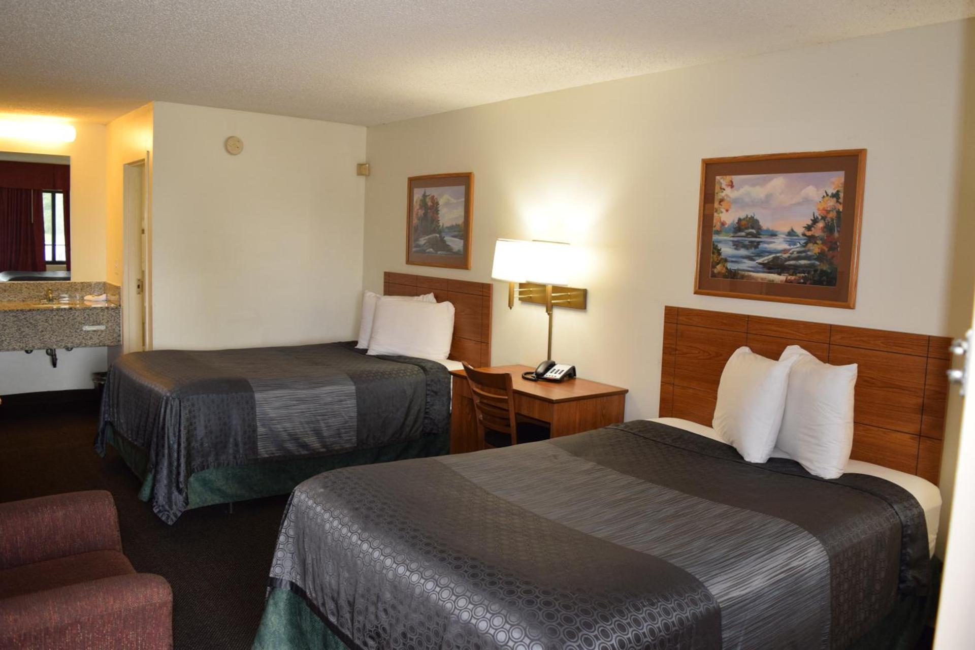 Value Inn - Livonia photo 3