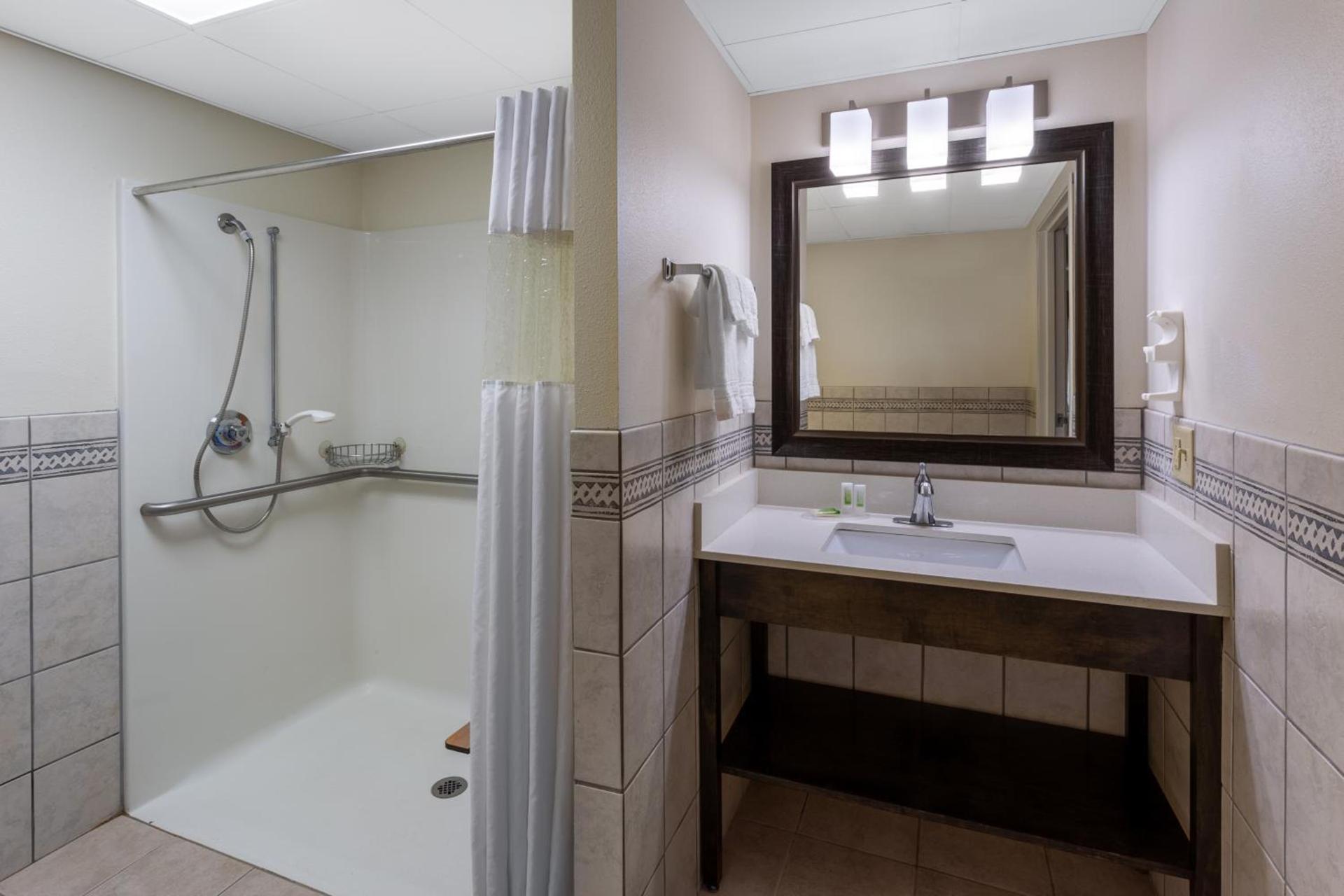 AmericInn by Wyndham Wausau photo 53