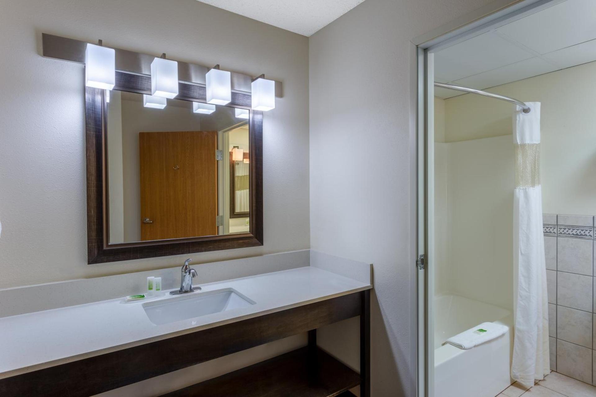 AmericInn by Wyndham Wausau photo 38