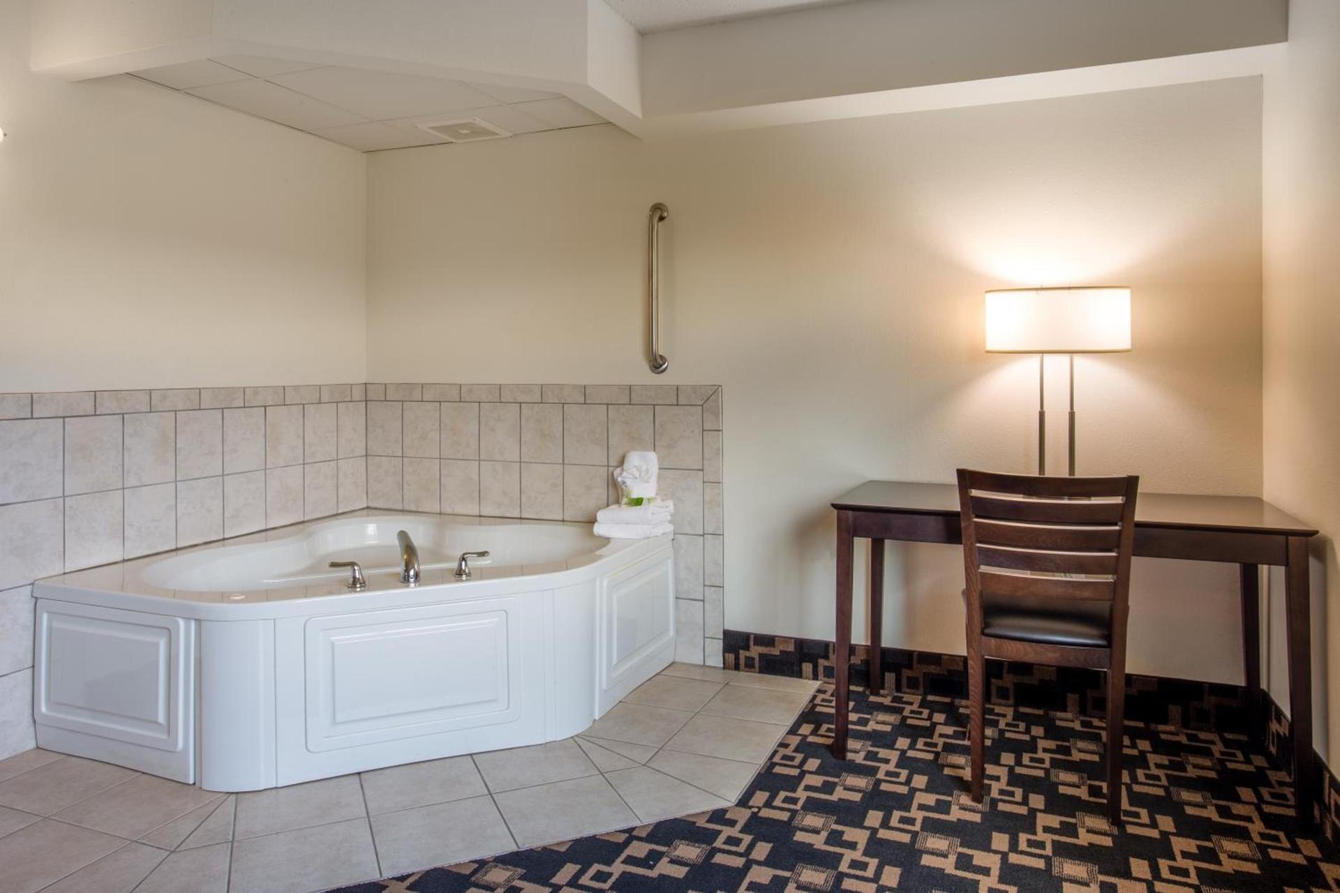 AmericInn by Wyndham Wausau photo 36