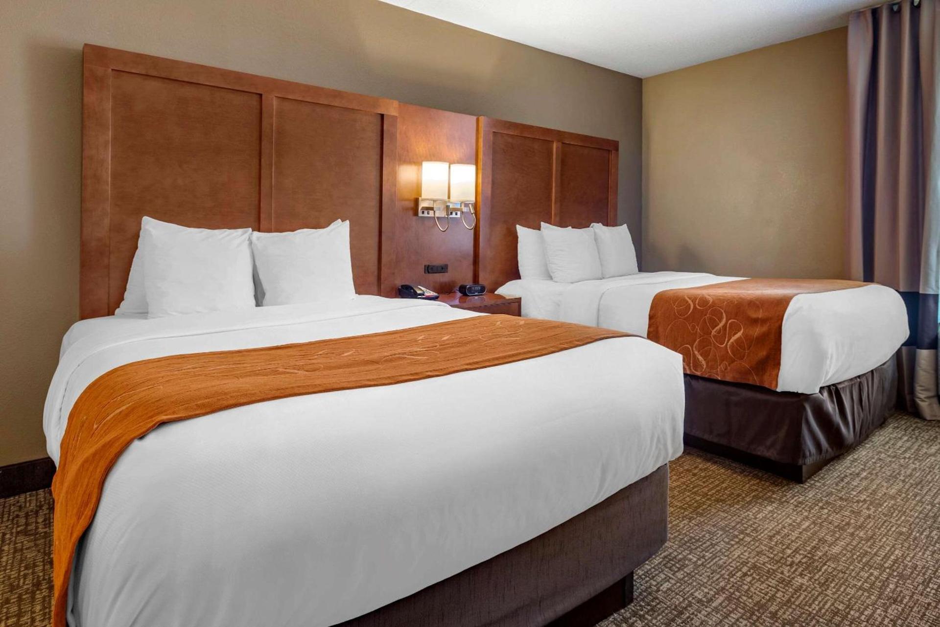 Comfort Suites Bethlehem Near Lehigh University and LVI Airport photo 8