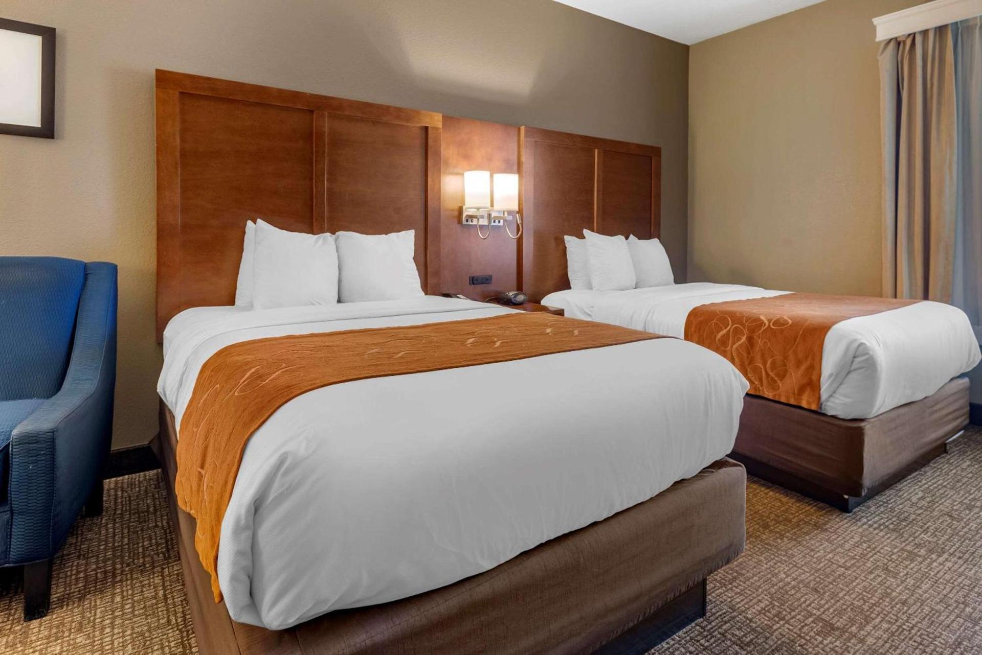 Comfort Suites Bethlehem Near Lehigh University and LVI Airport photo 11
