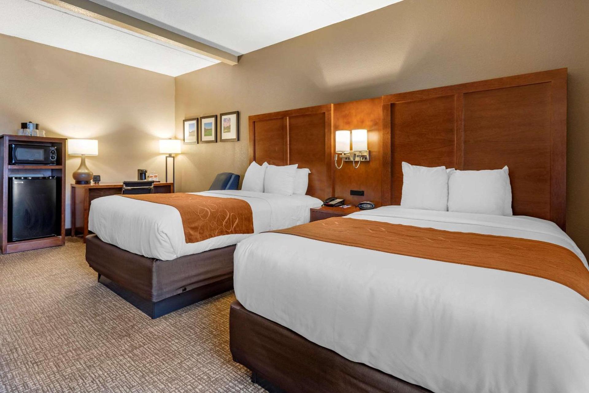 Comfort Suites Bethlehem Near Lehigh University and LVI Airport photo 30