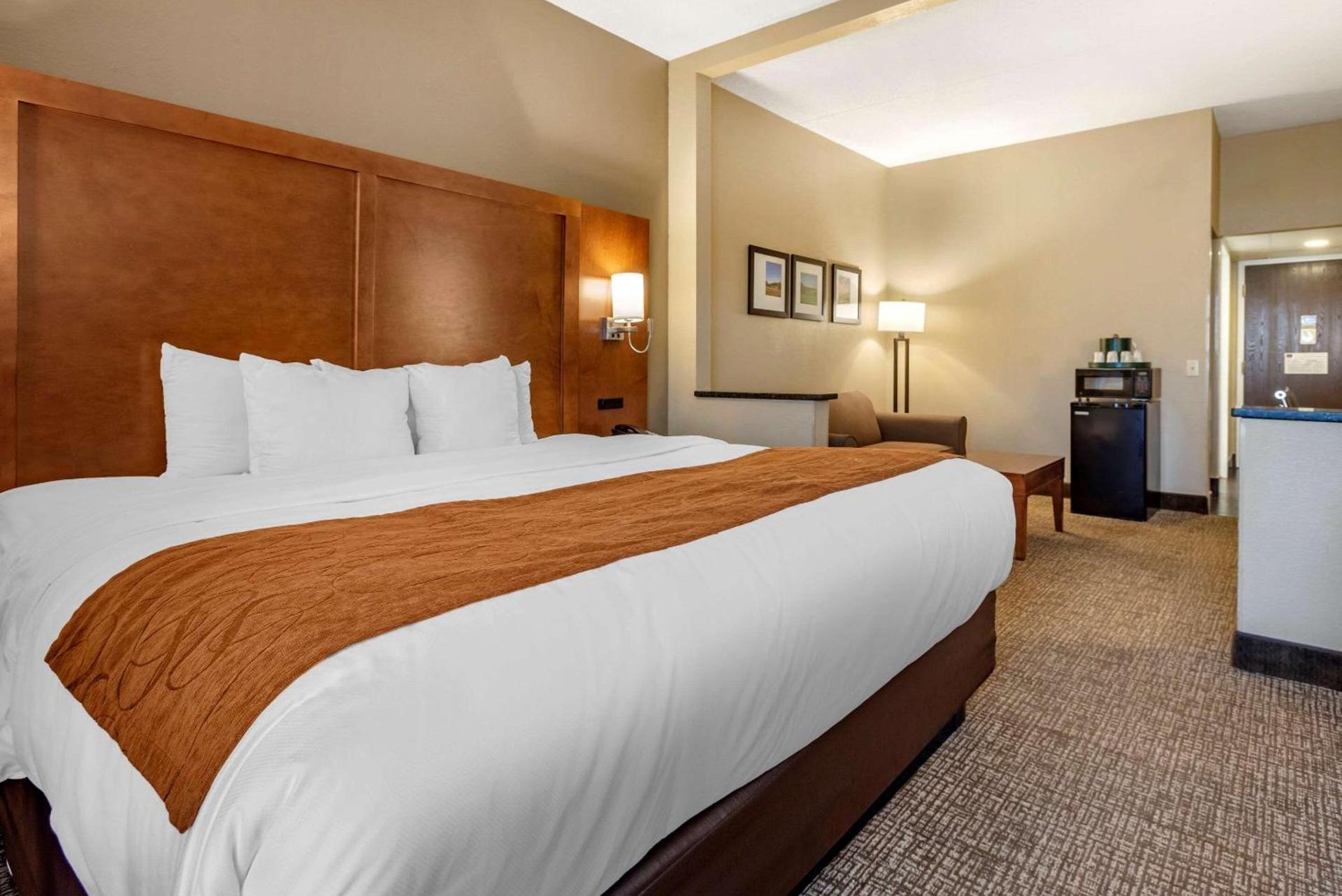Comfort Suites Bethlehem Near Lehigh University and LVI Airport photo 15